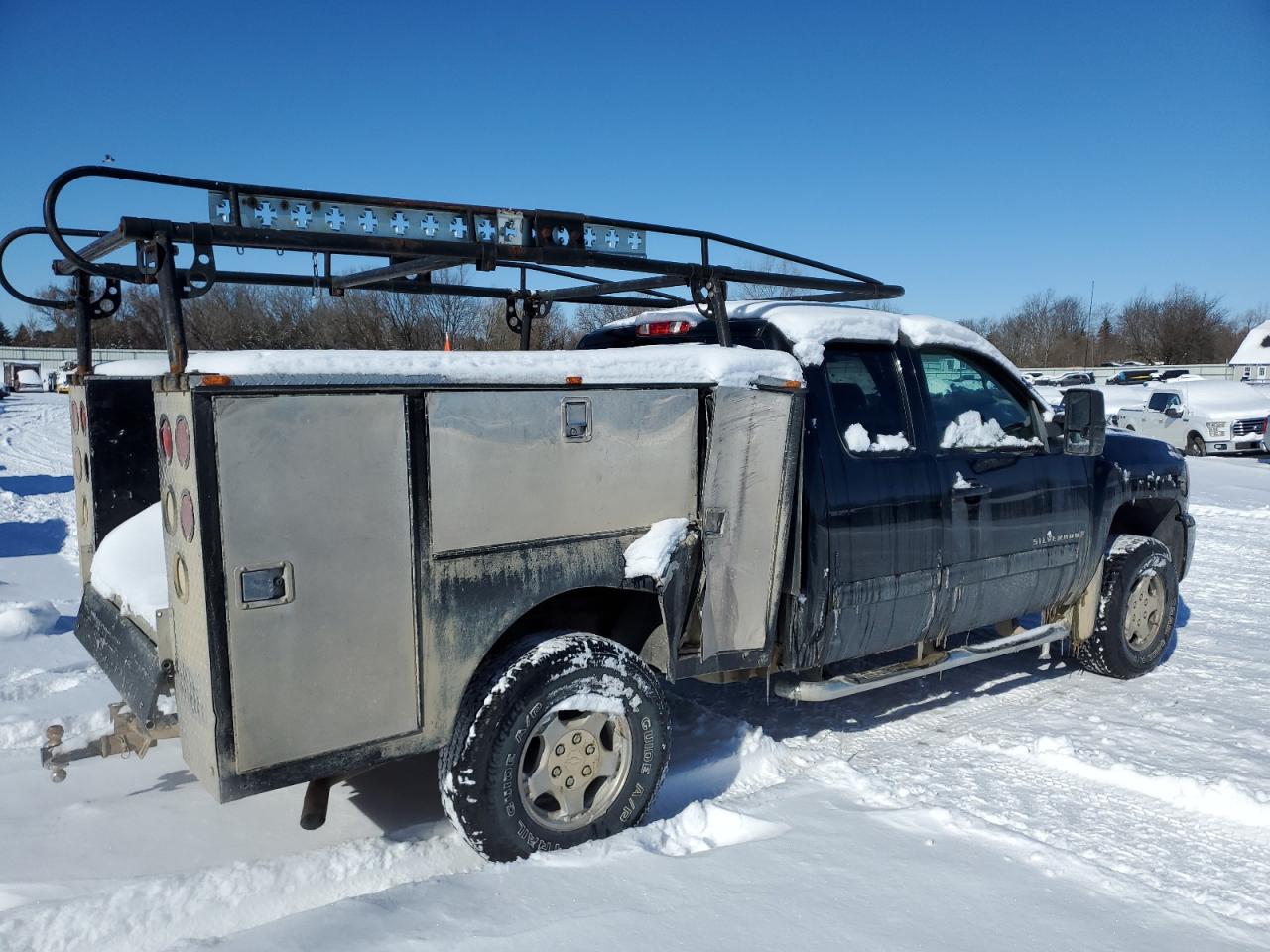 2009 Chevrolet Silverado - Image 3