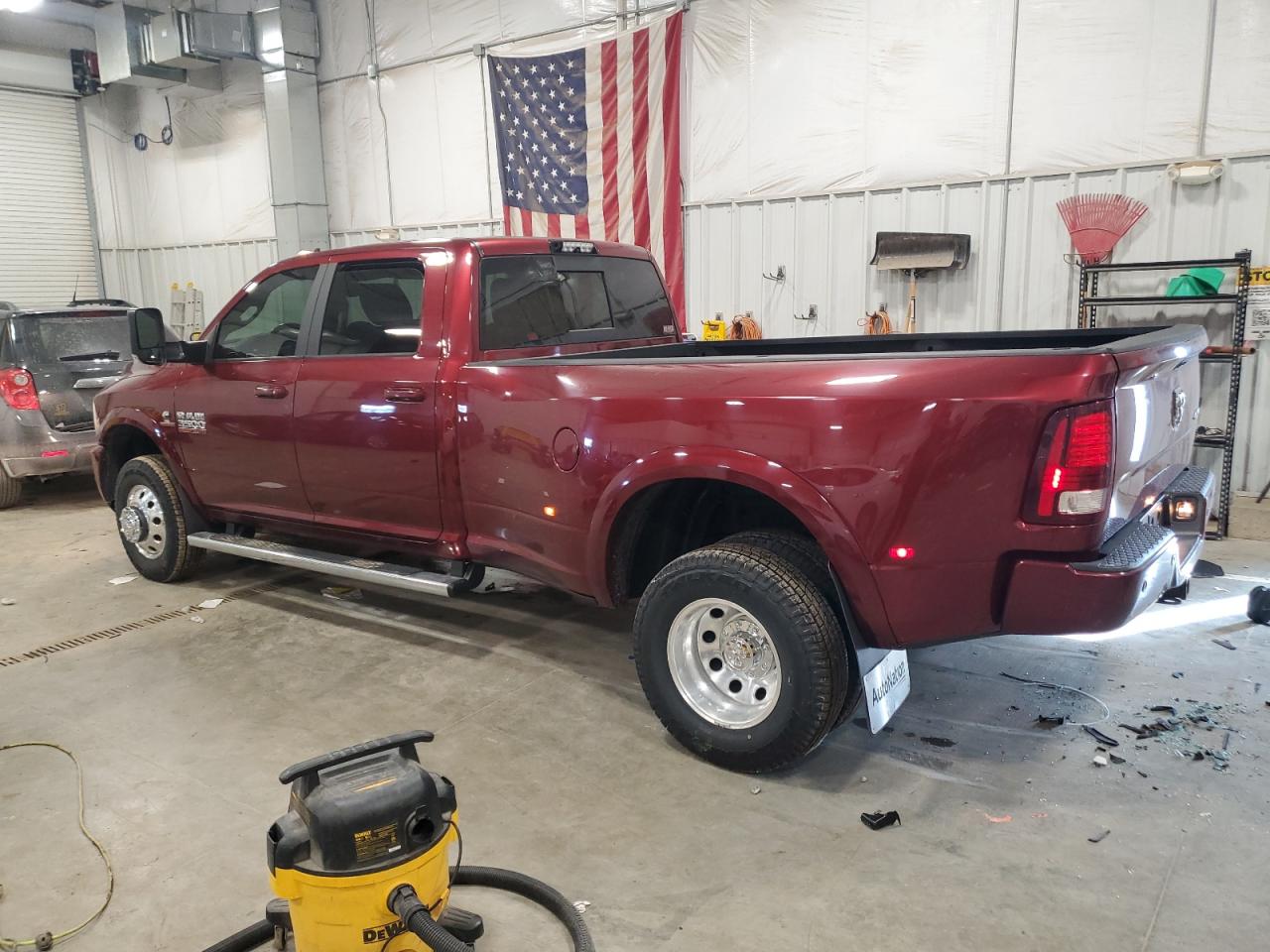 2018 RAM 3500 - Image 2