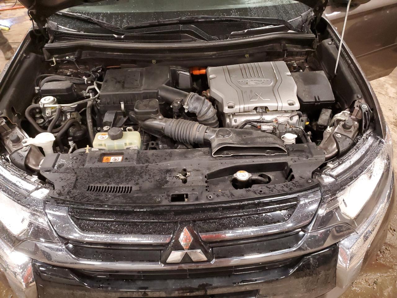 2018 Mitsubishi Outlander - Image 12