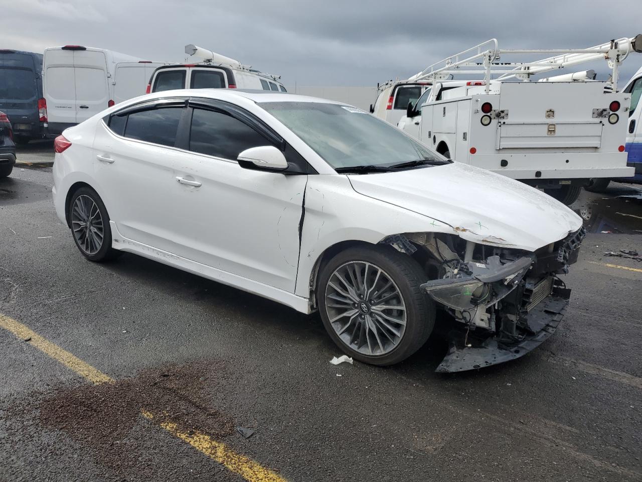 2018 Hyundai Elantra - Image 4