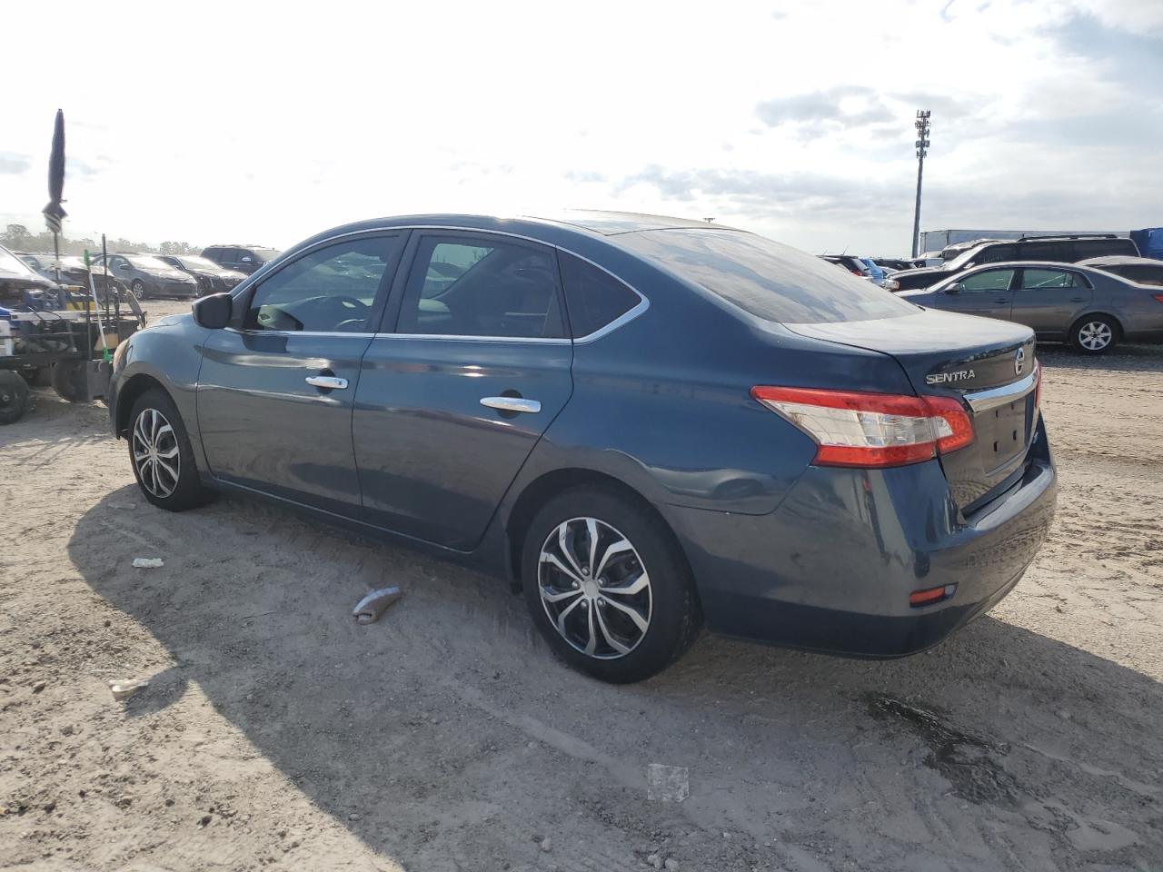 2014 Nissan Sentra - Image 2
