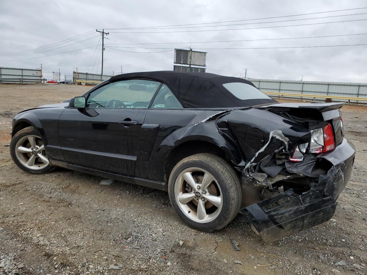 2009 Ford Mustang - Image 2