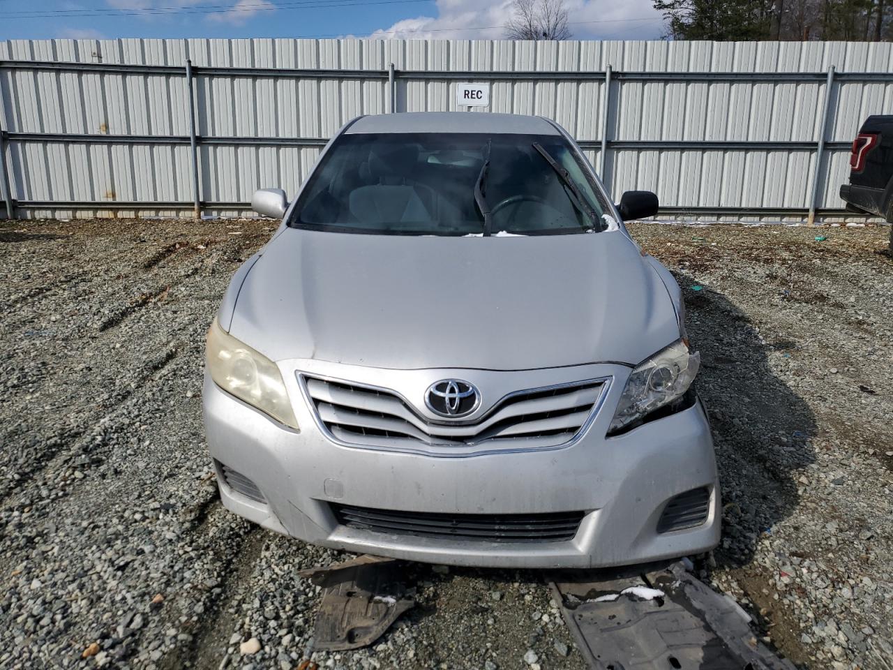 2011 Toyota Camry - Image 5