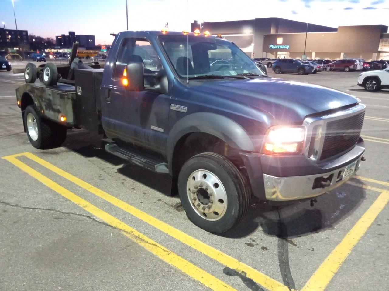 2006 Ford F550 - Image 1