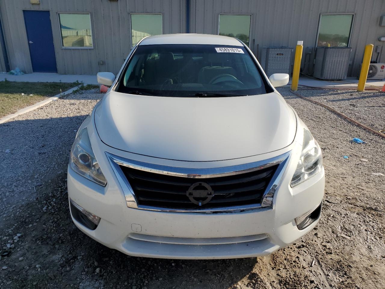 2015 Nissan Altima - Image 5