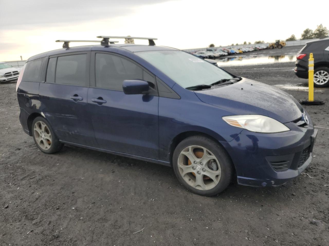 2010 Mazda 5 - Image 4