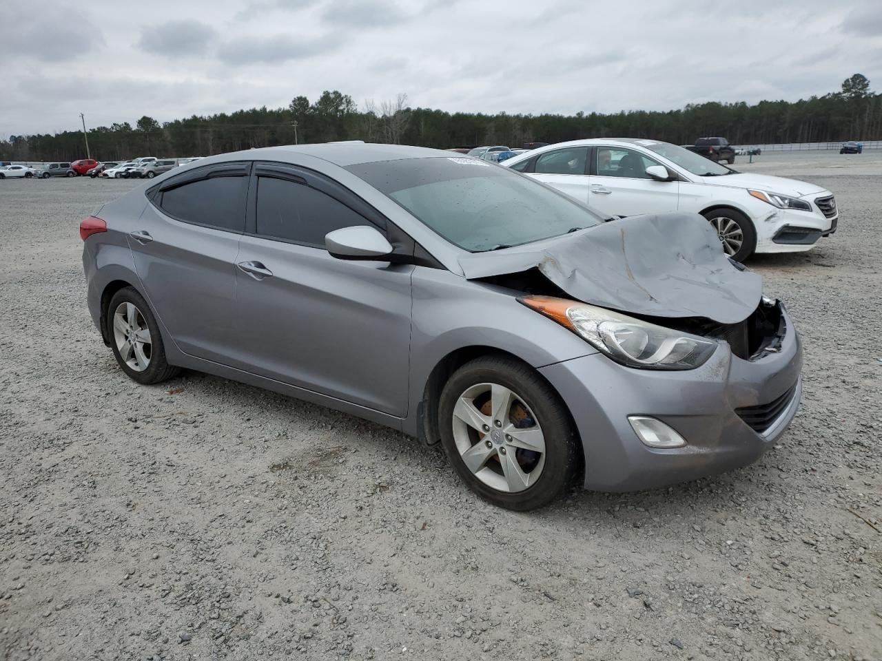 2013 Hyundai Elantra - Image 4