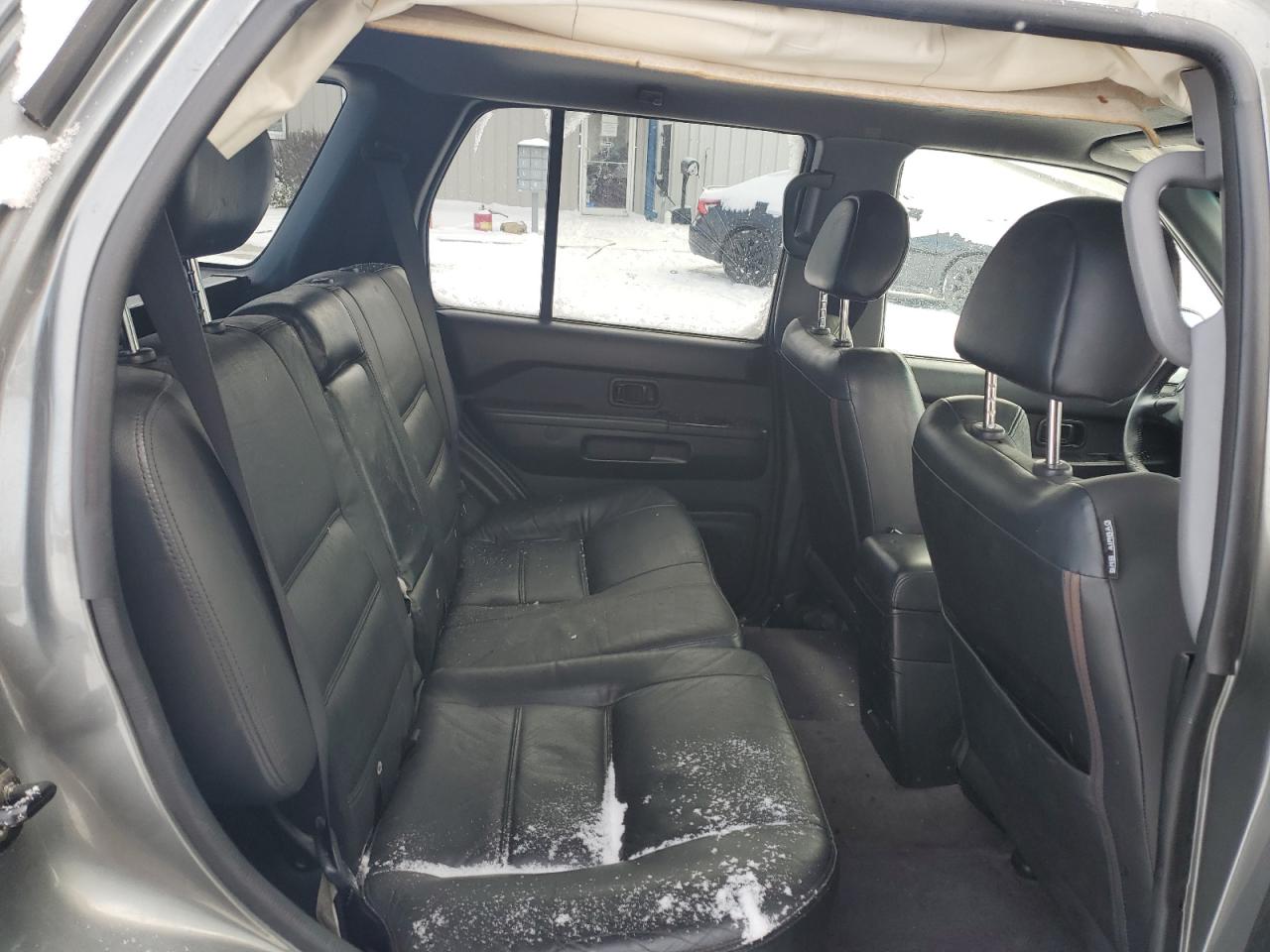 2004 Nissan Pathfinder - Image 11