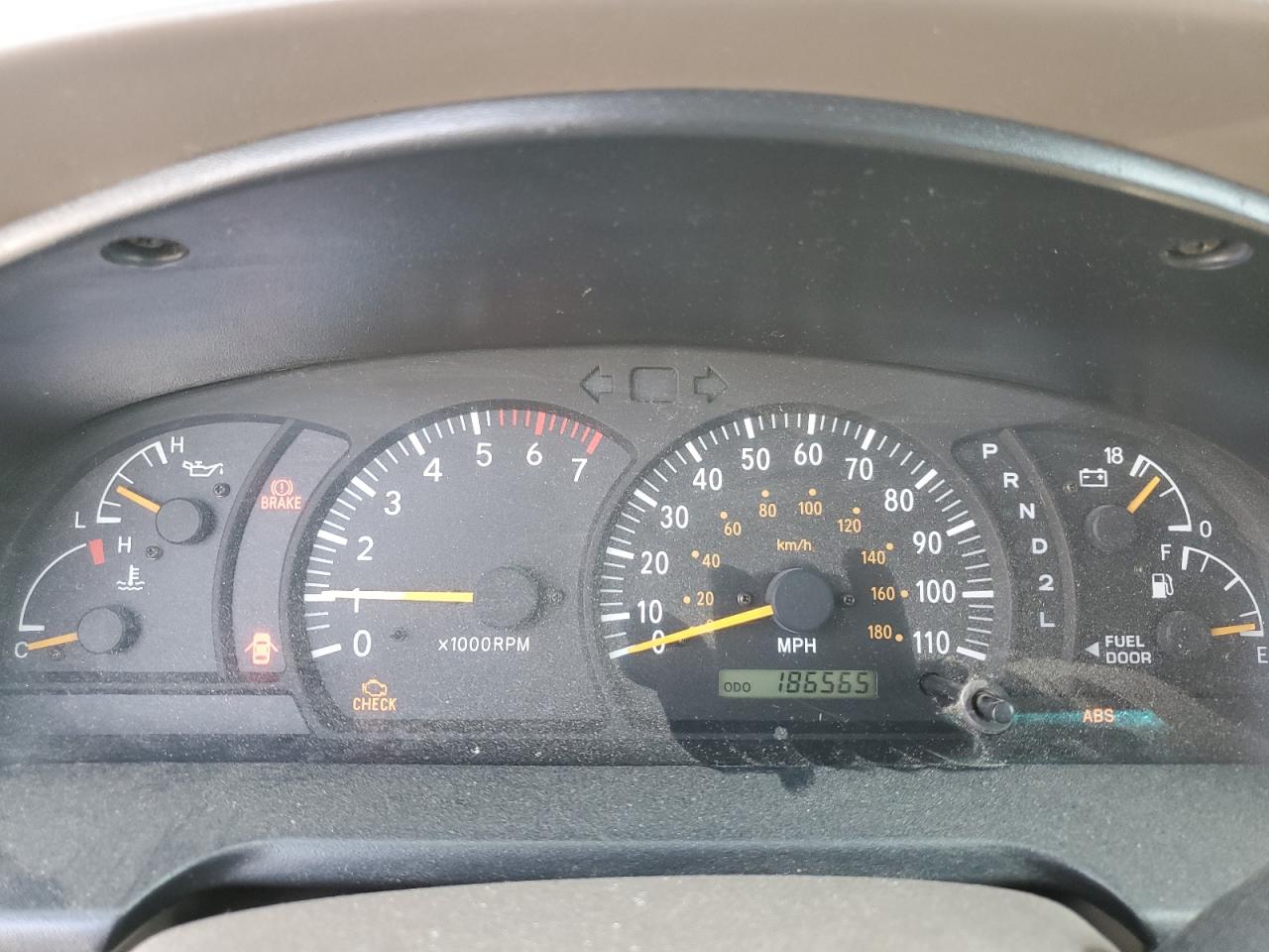 2004 Toyota Tundra - Image 9