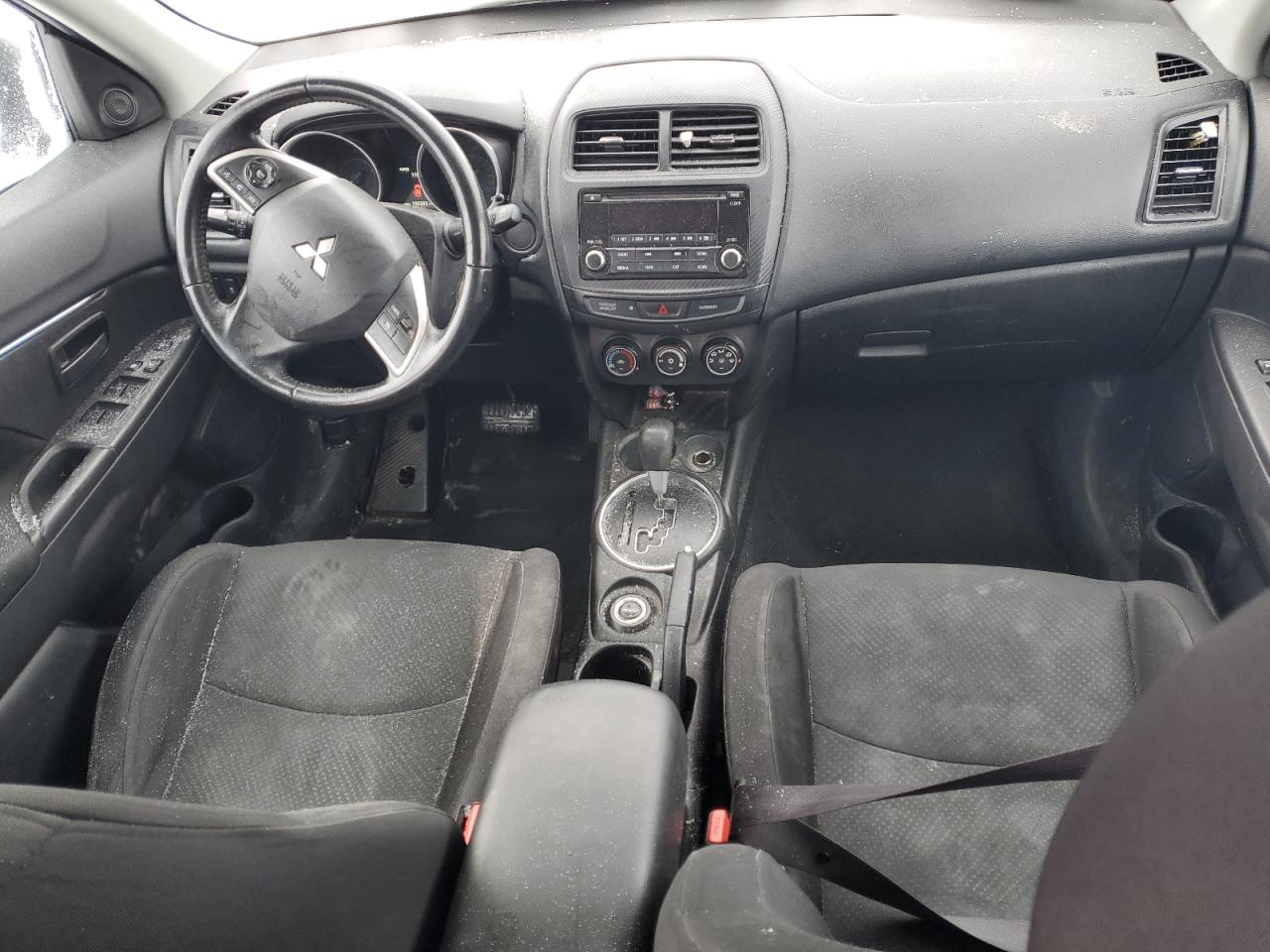 2015 Mitsubishi Outlander - Image 8