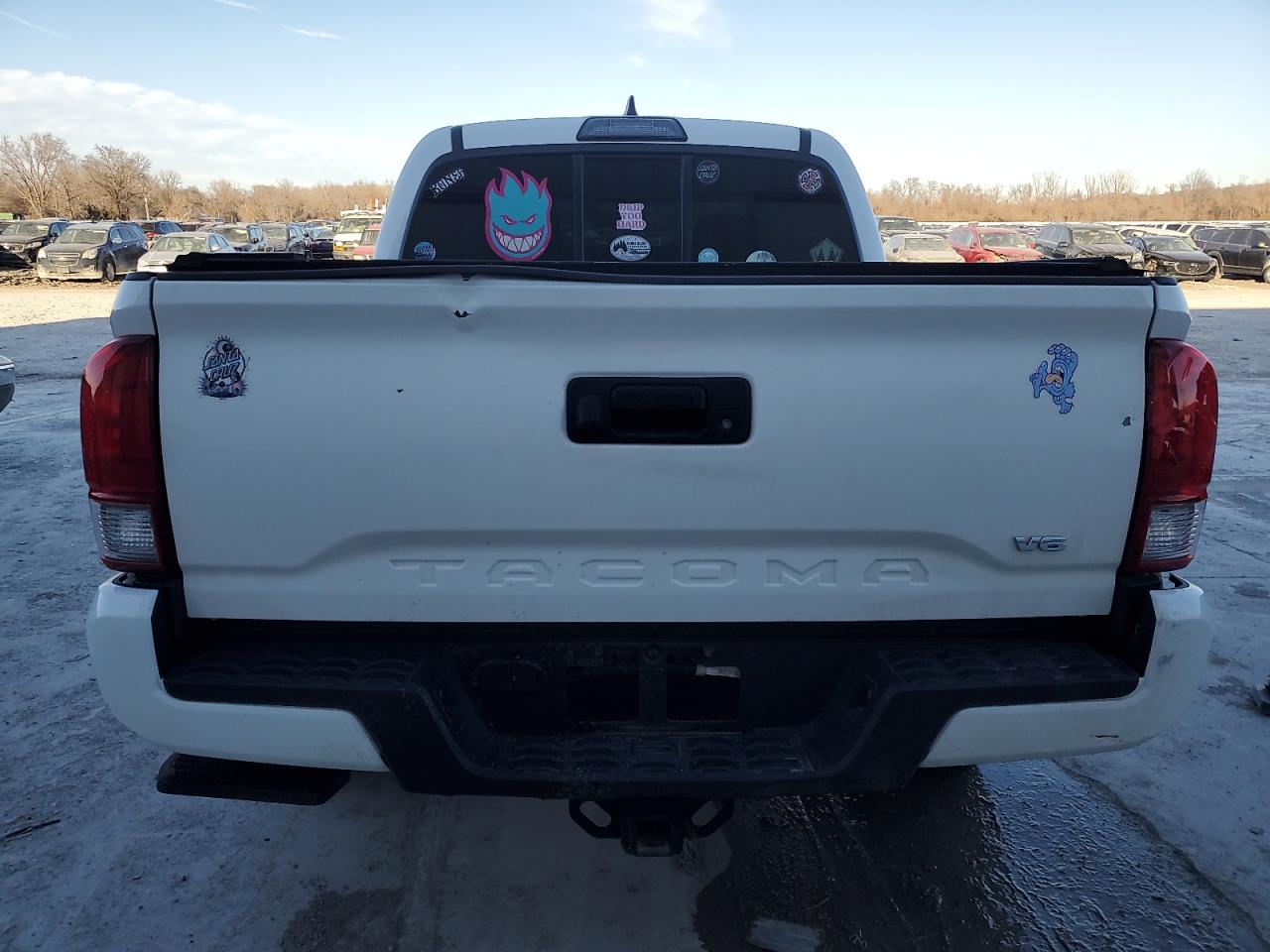 2016 Toyota Tacoma - Image 6