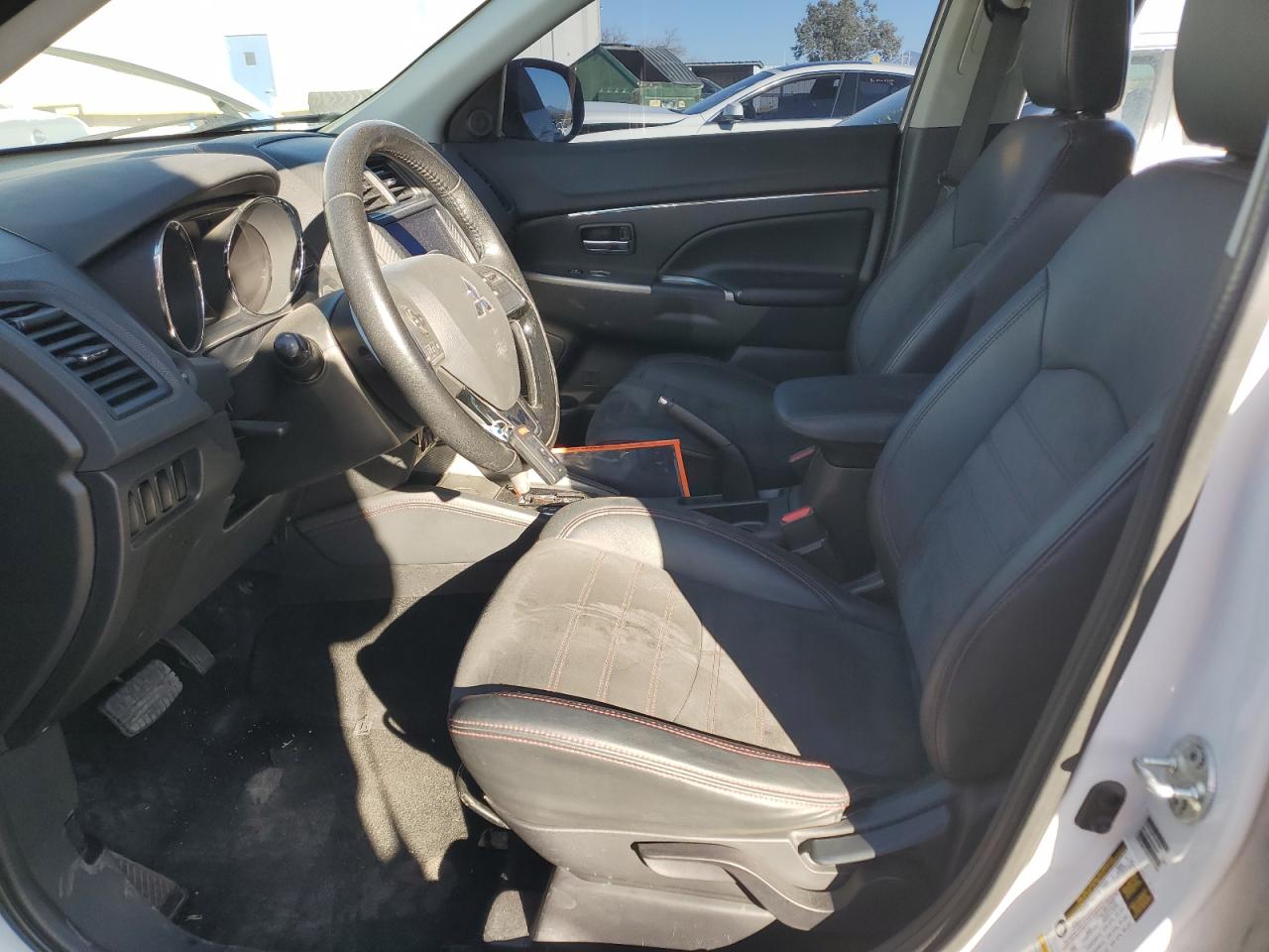 2018 Mitsubishi Outlander - Image 7