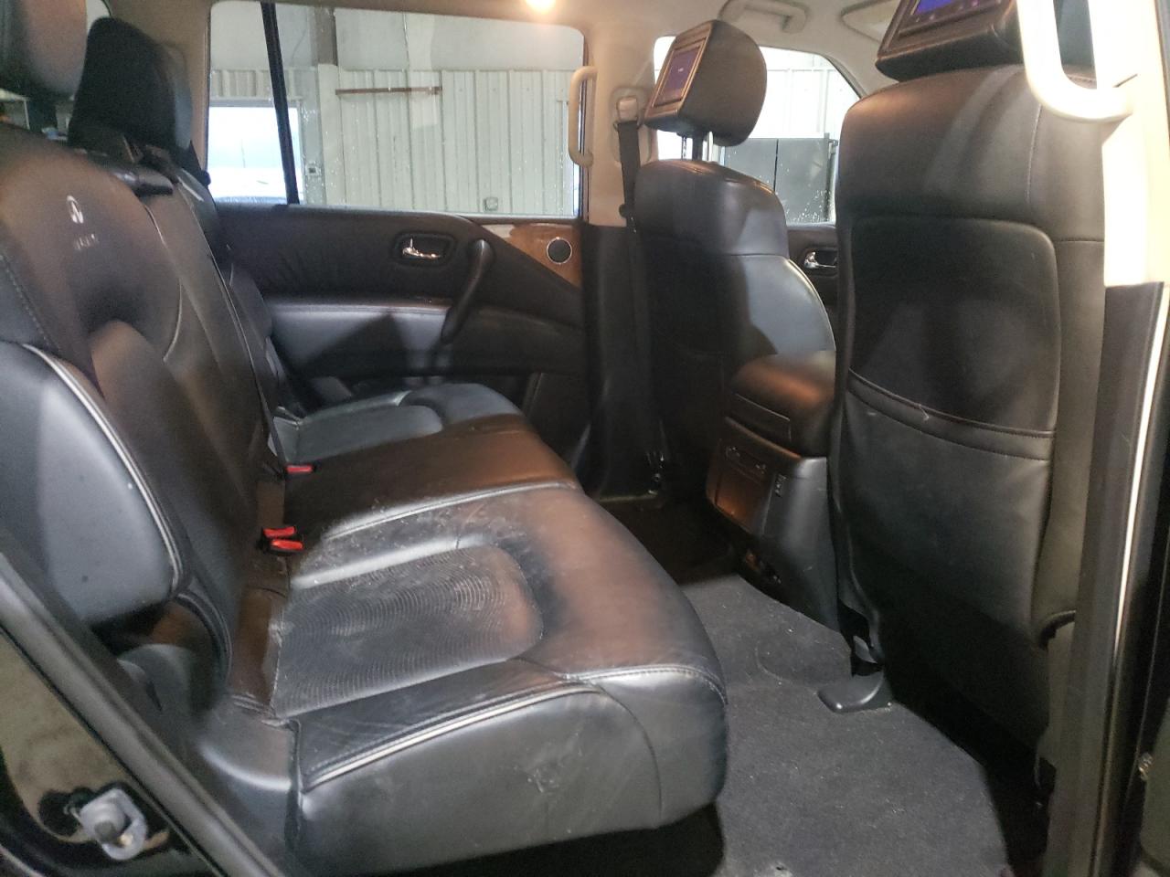 2014 Infiniti QX80 - Image 12