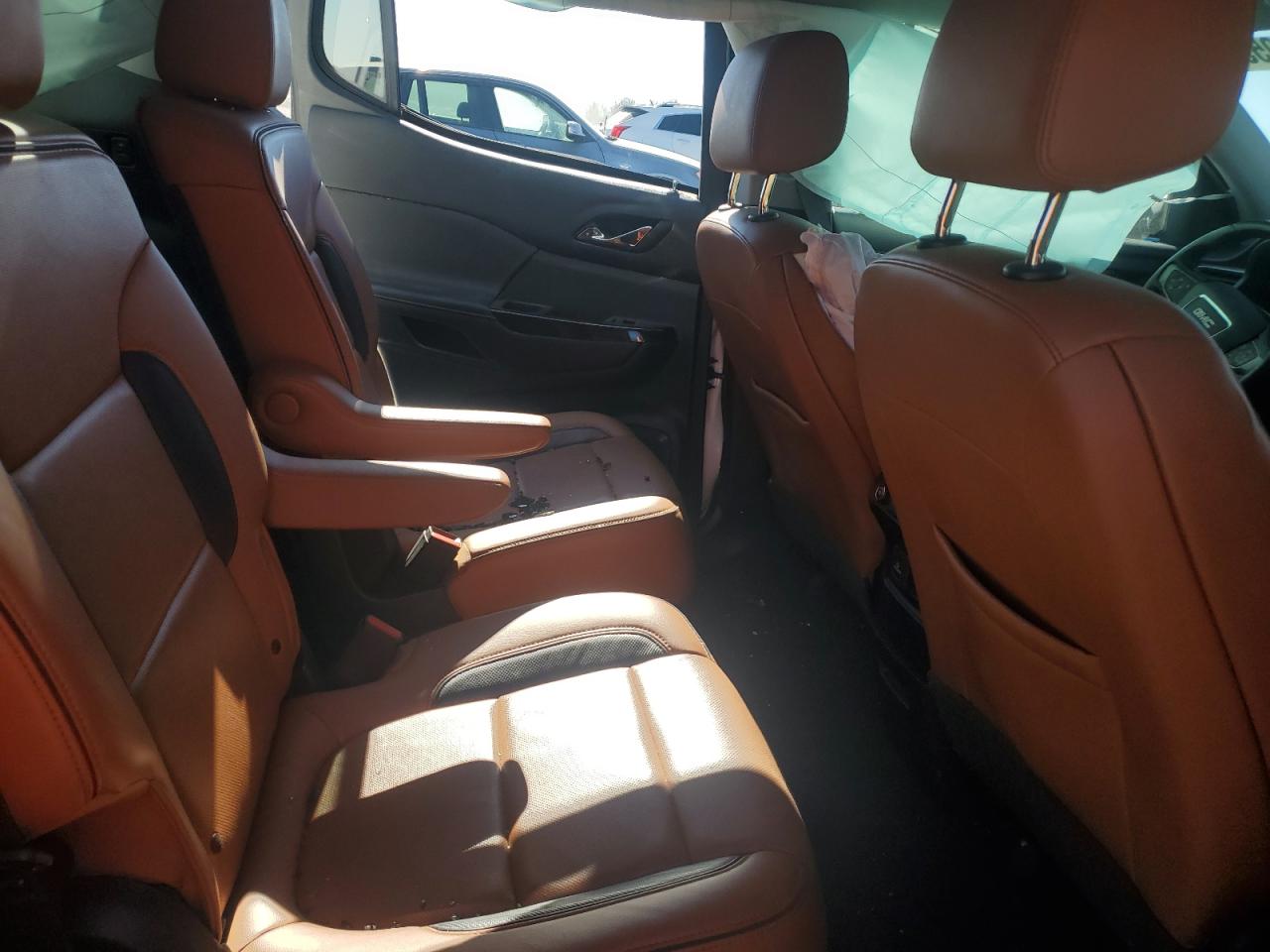 2020 GMC Acadia - Image 12