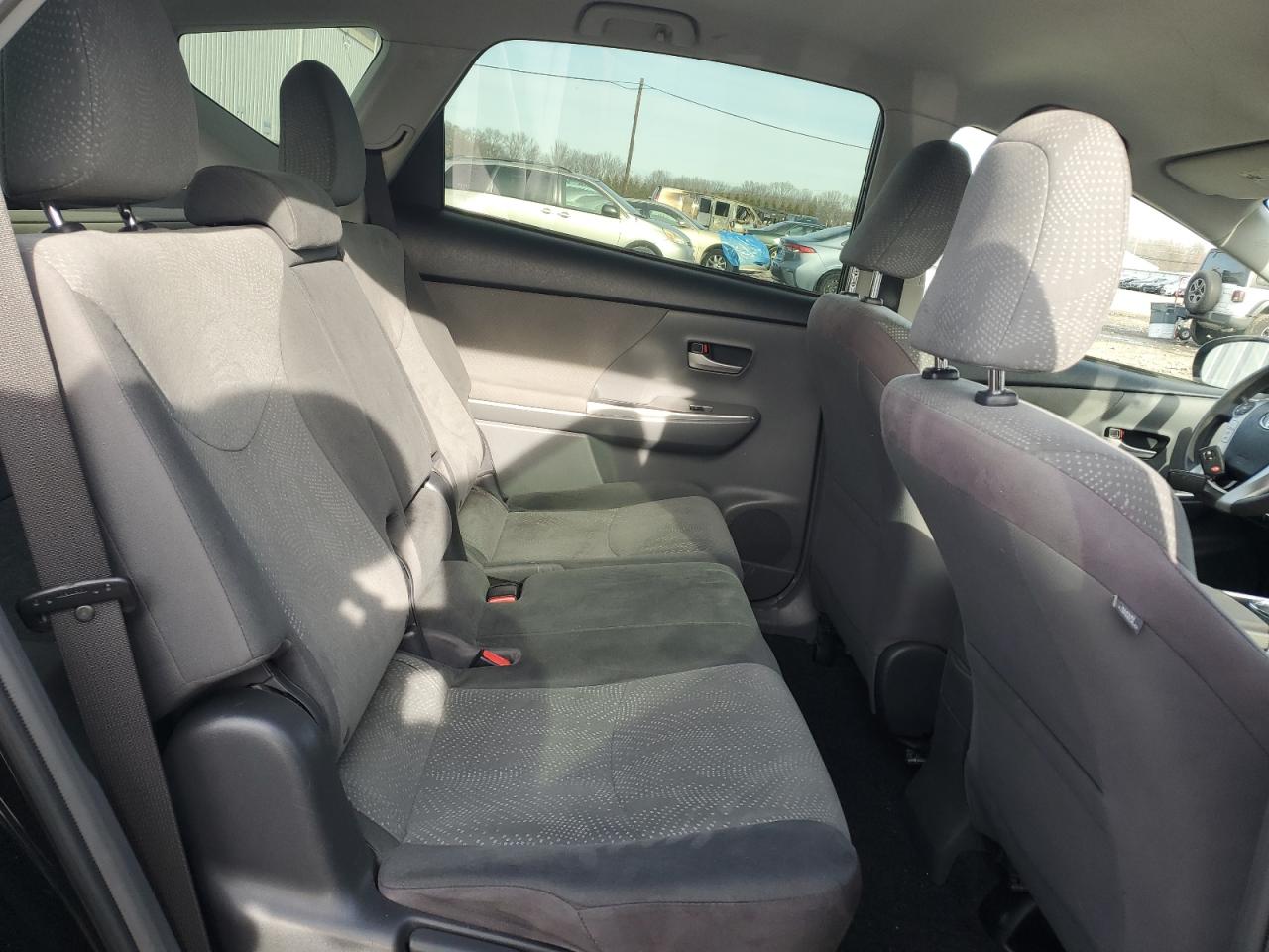 2012 Toyota Prius - Image 10