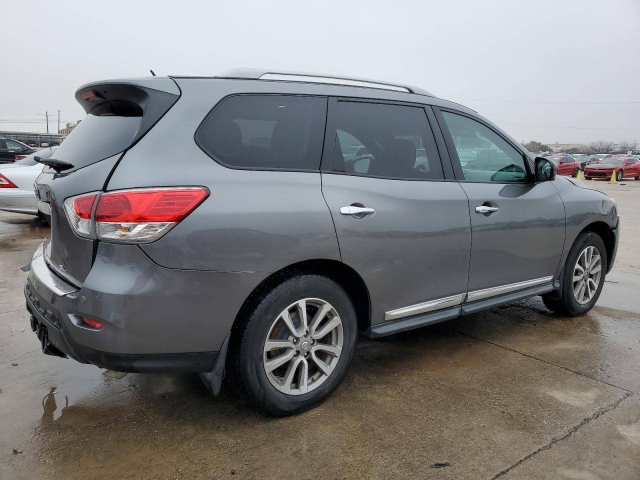 2015 Nissan Pathfinder - Image 3