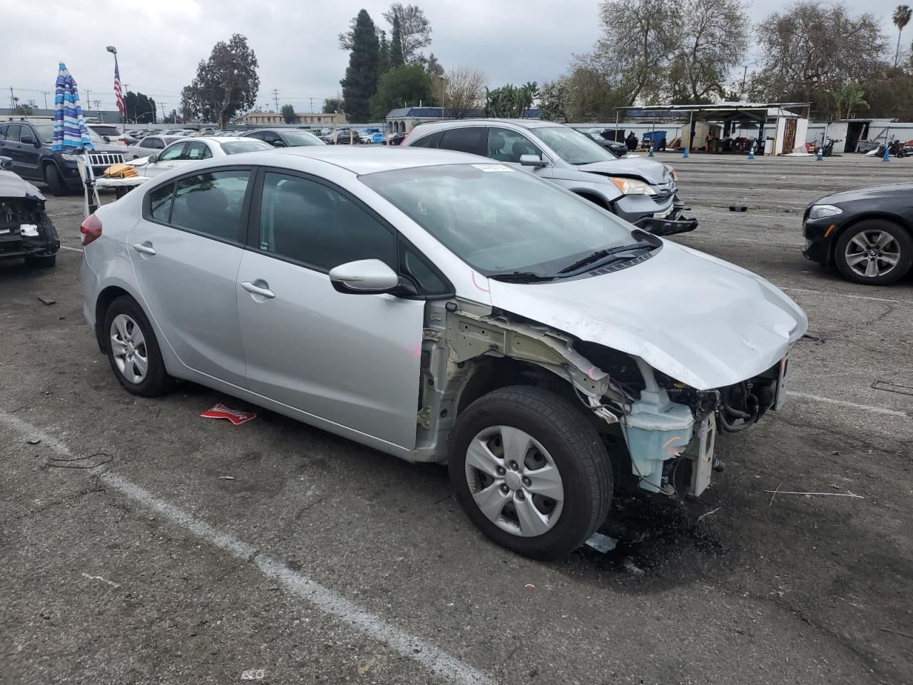 2017 Kia Forte - Image 4