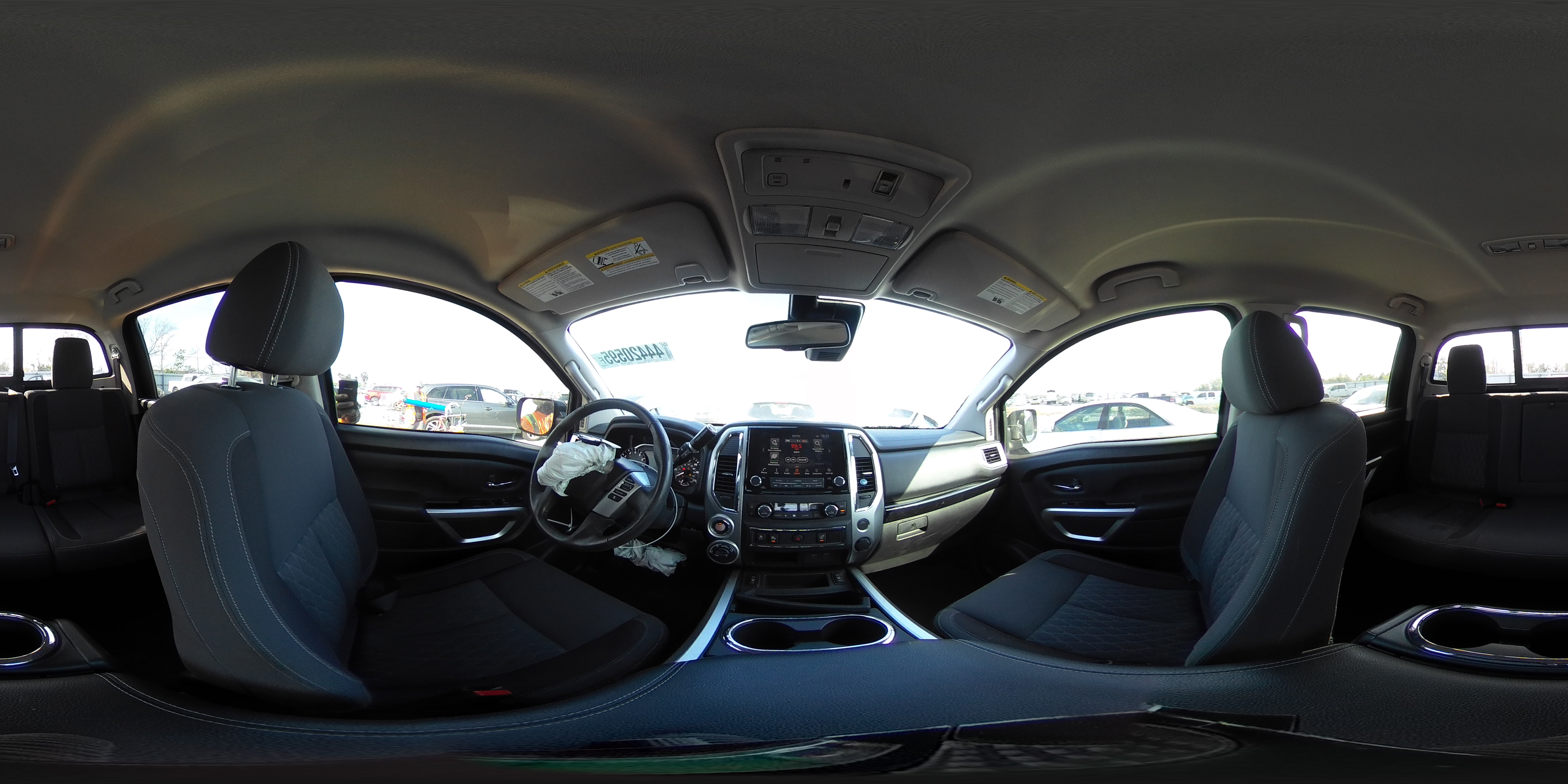 2021 Nissan Titan - Image 12