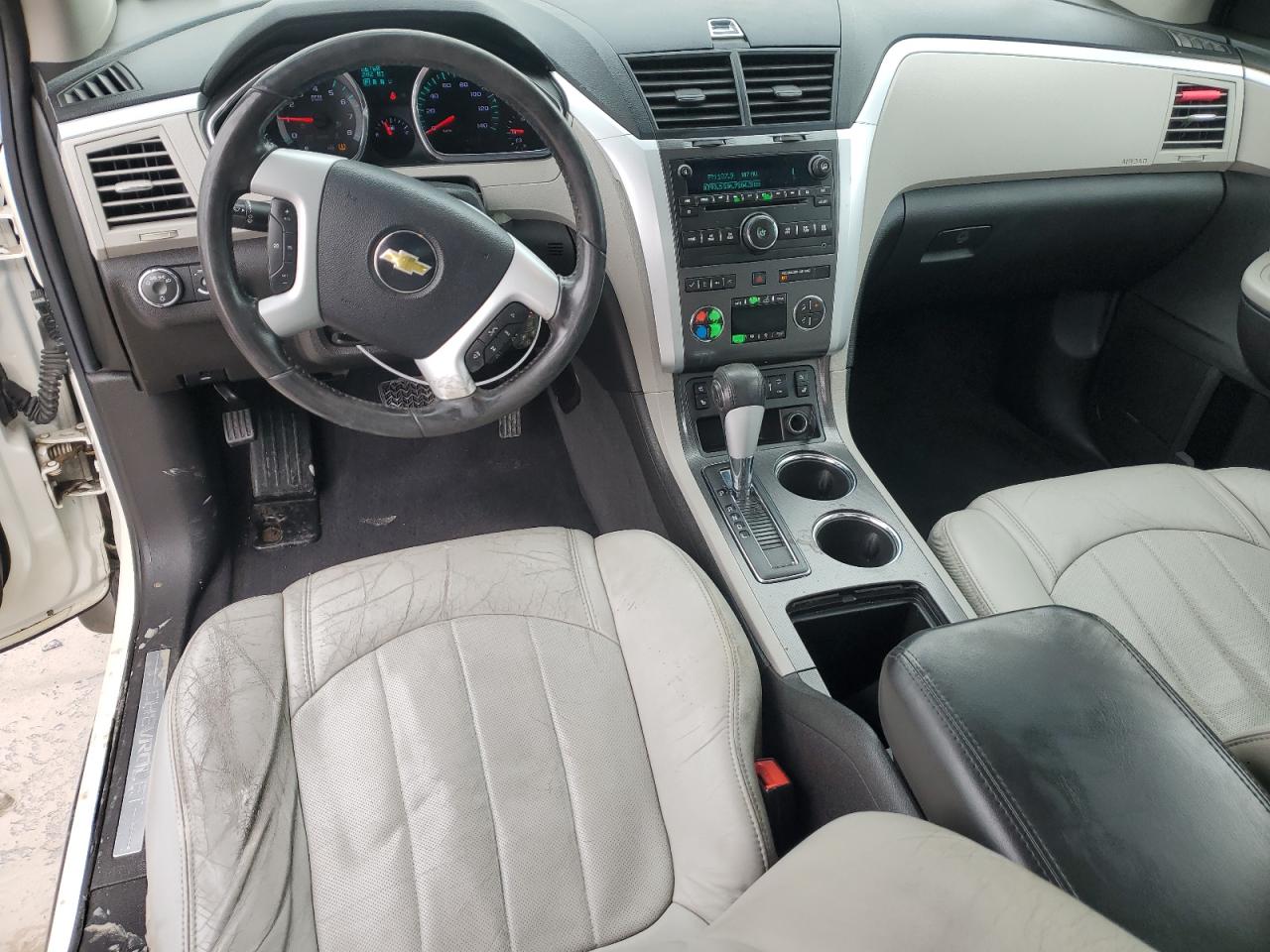 2011 Chevrolet Traverse - Image 8