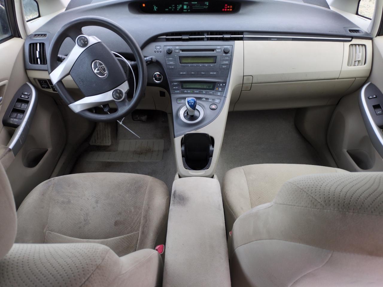 2010 Toyota Prius - Image 8