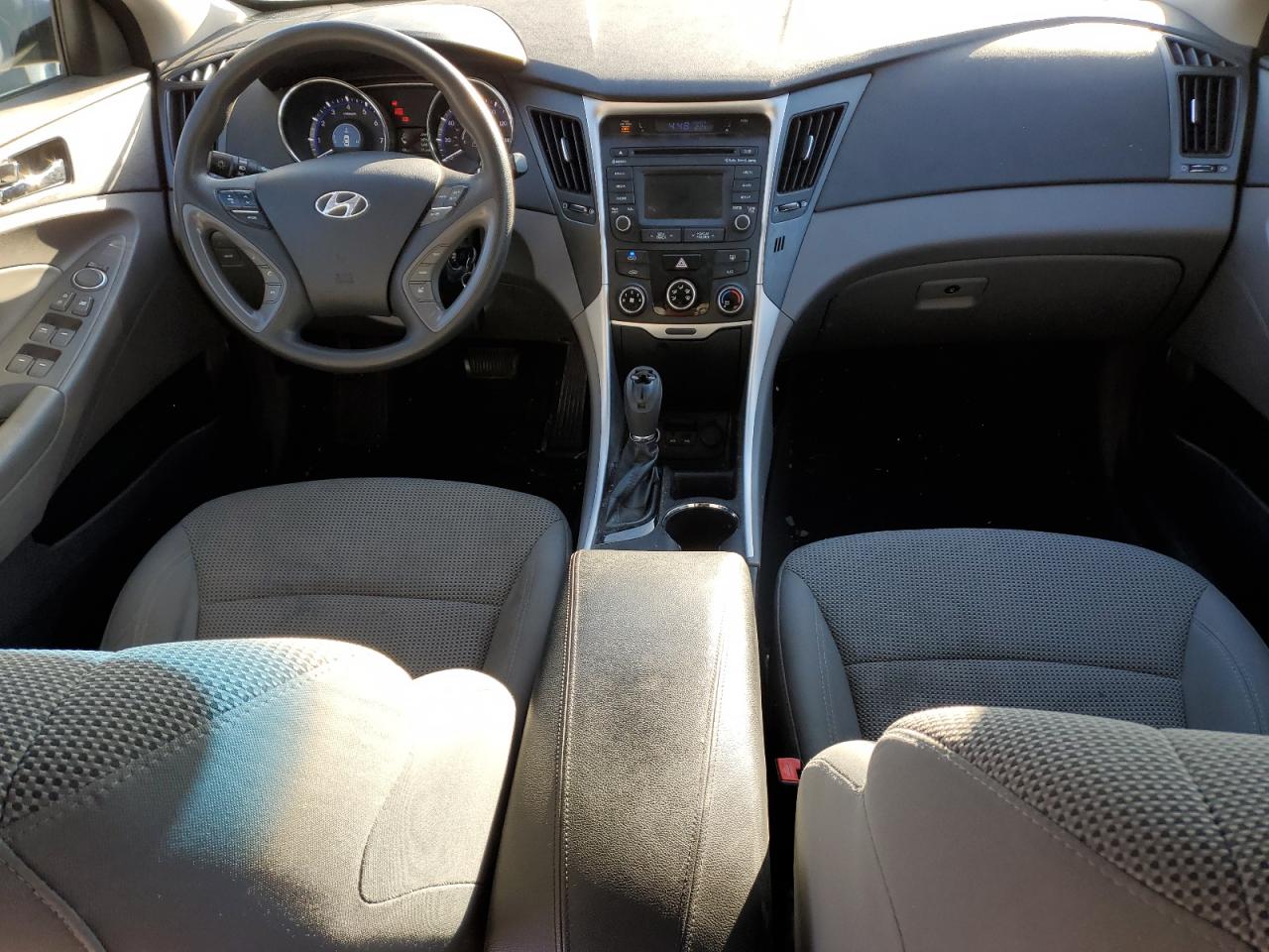 2014 Hyundai Sonata - Image 8