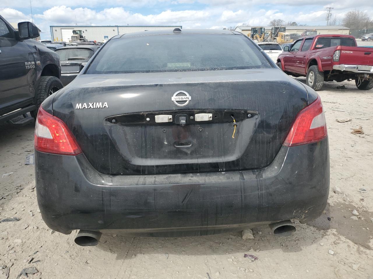 2010 Nissan Maxima - Image 6