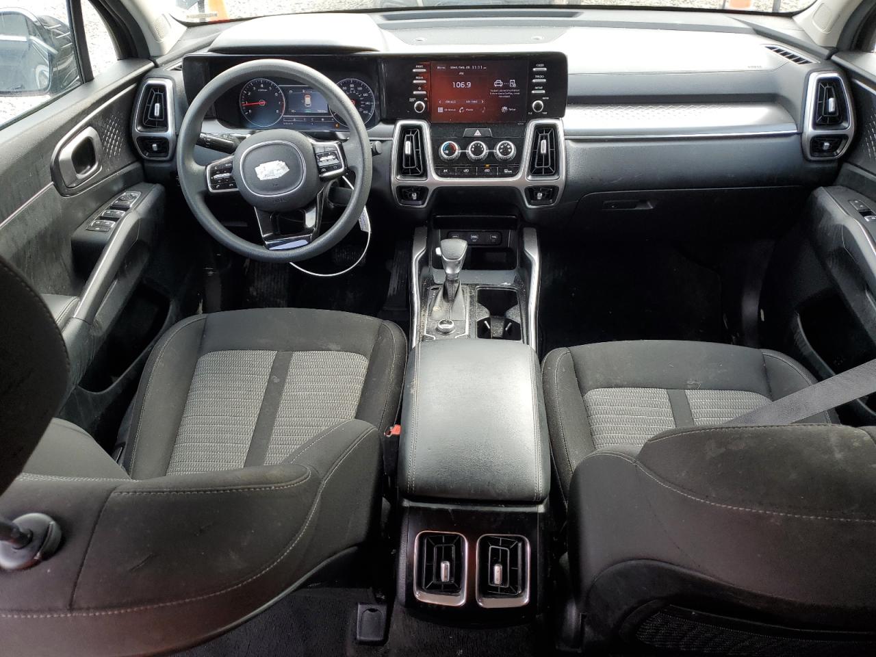 2021 Kia Sorento - Image 8