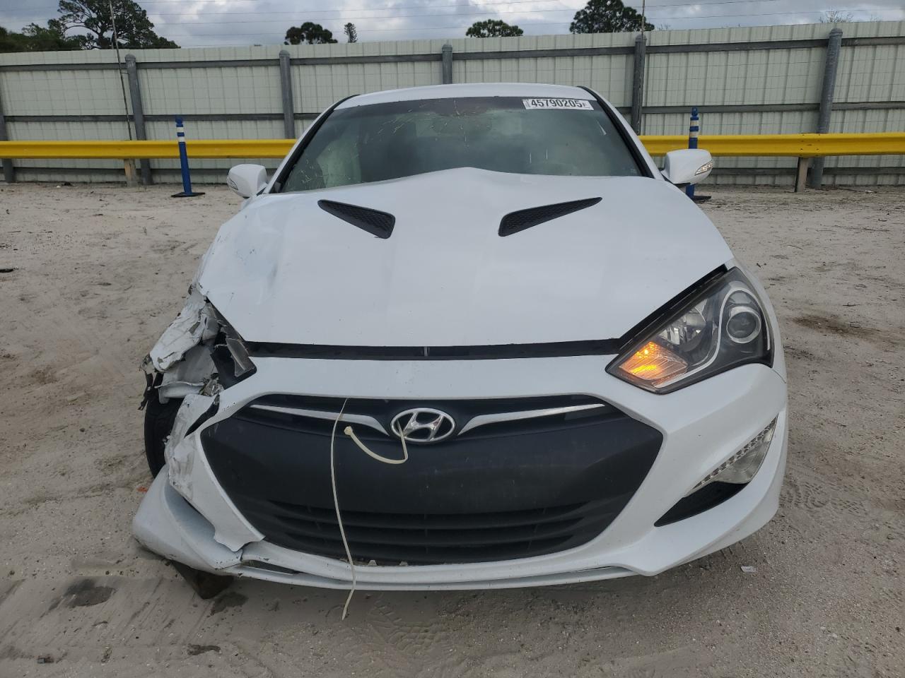 2016 Hyundai Genesis - Image 5