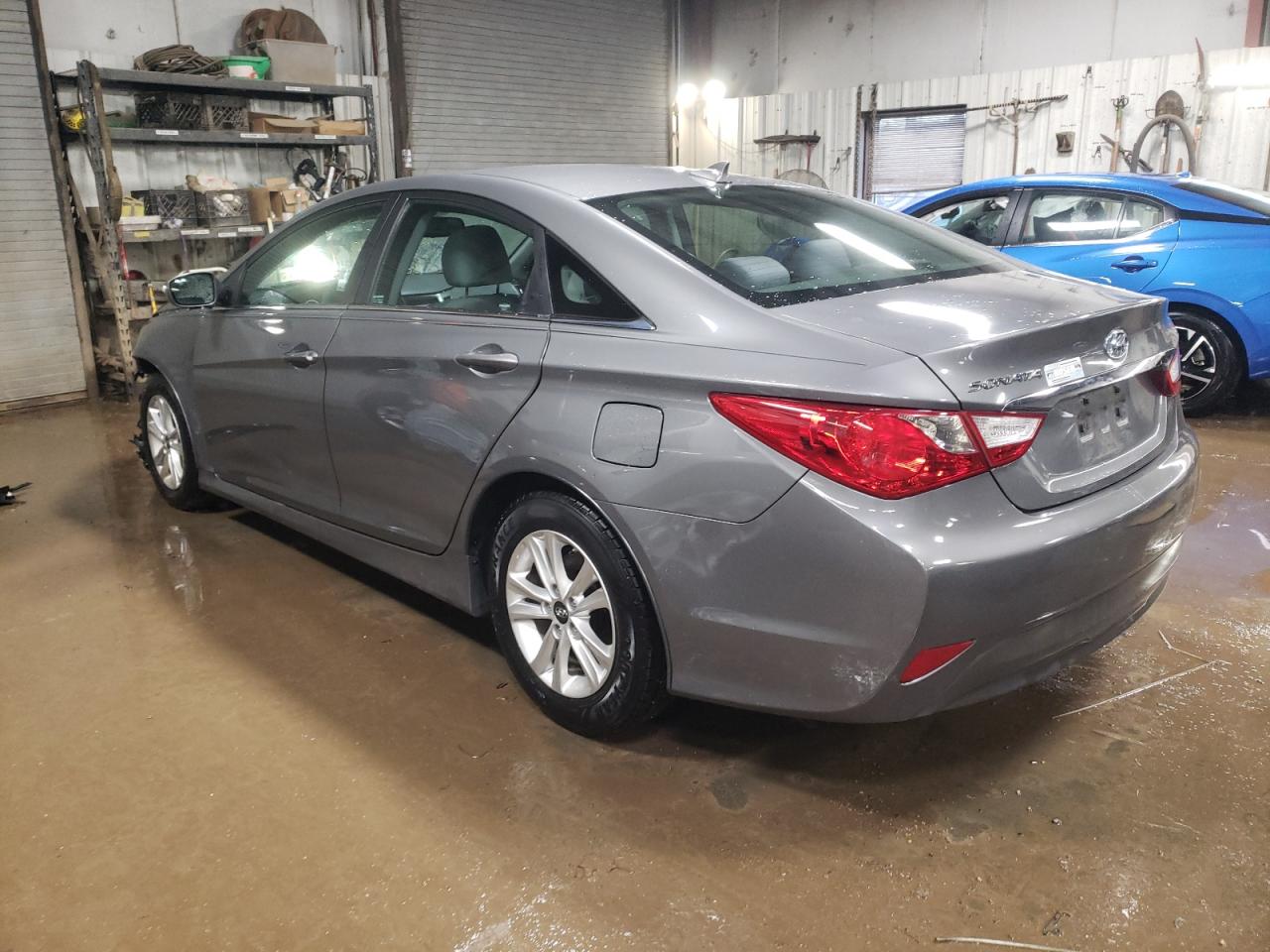2014 Hyundai Sonata - Image 2