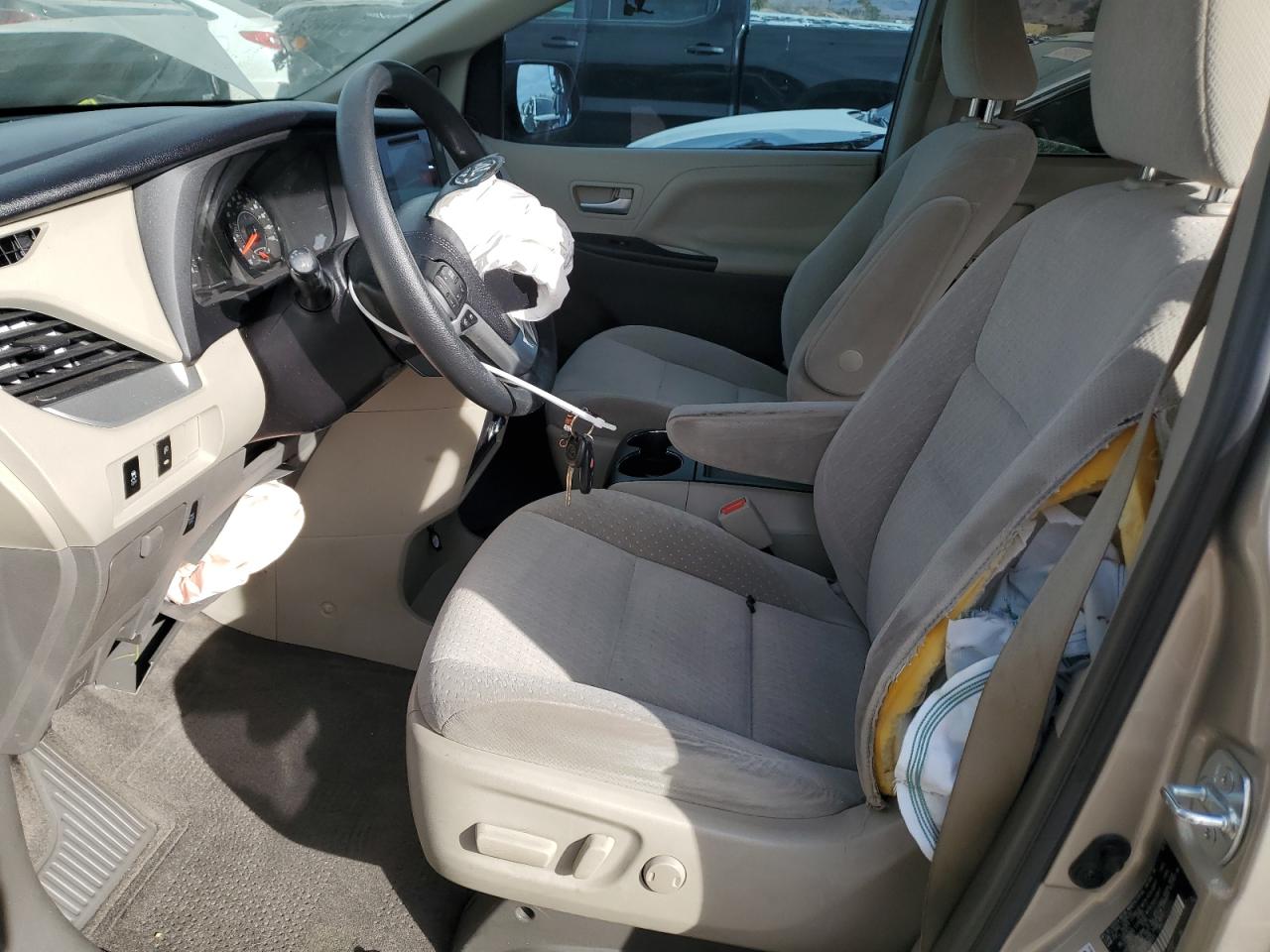2015 Toyota Sienna - Image 7