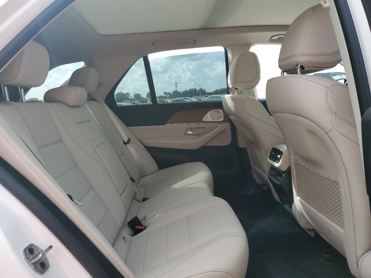 2024 Mercedes-Benz GLE - Image 12