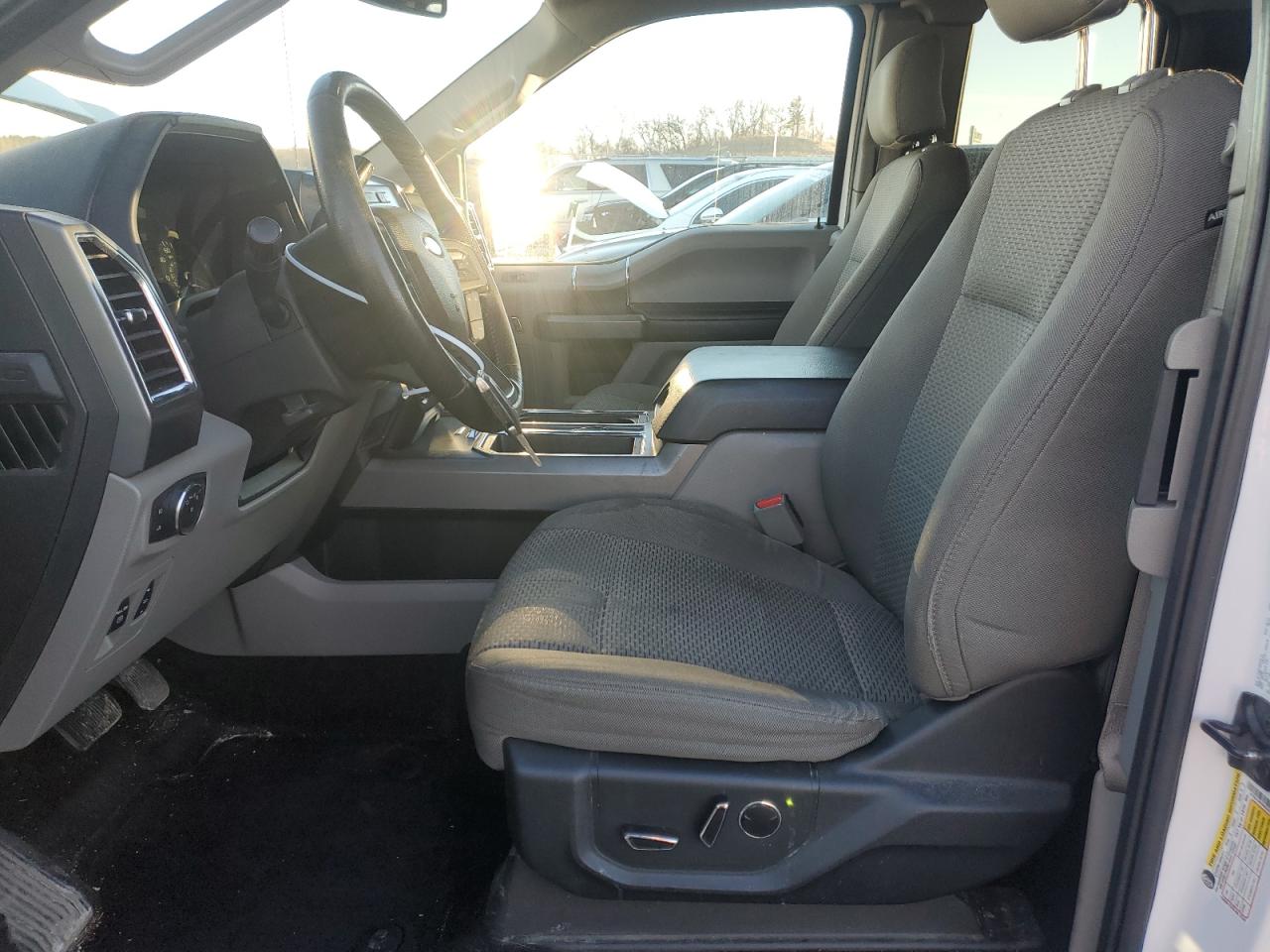2015 Ford F-150 - Image 7