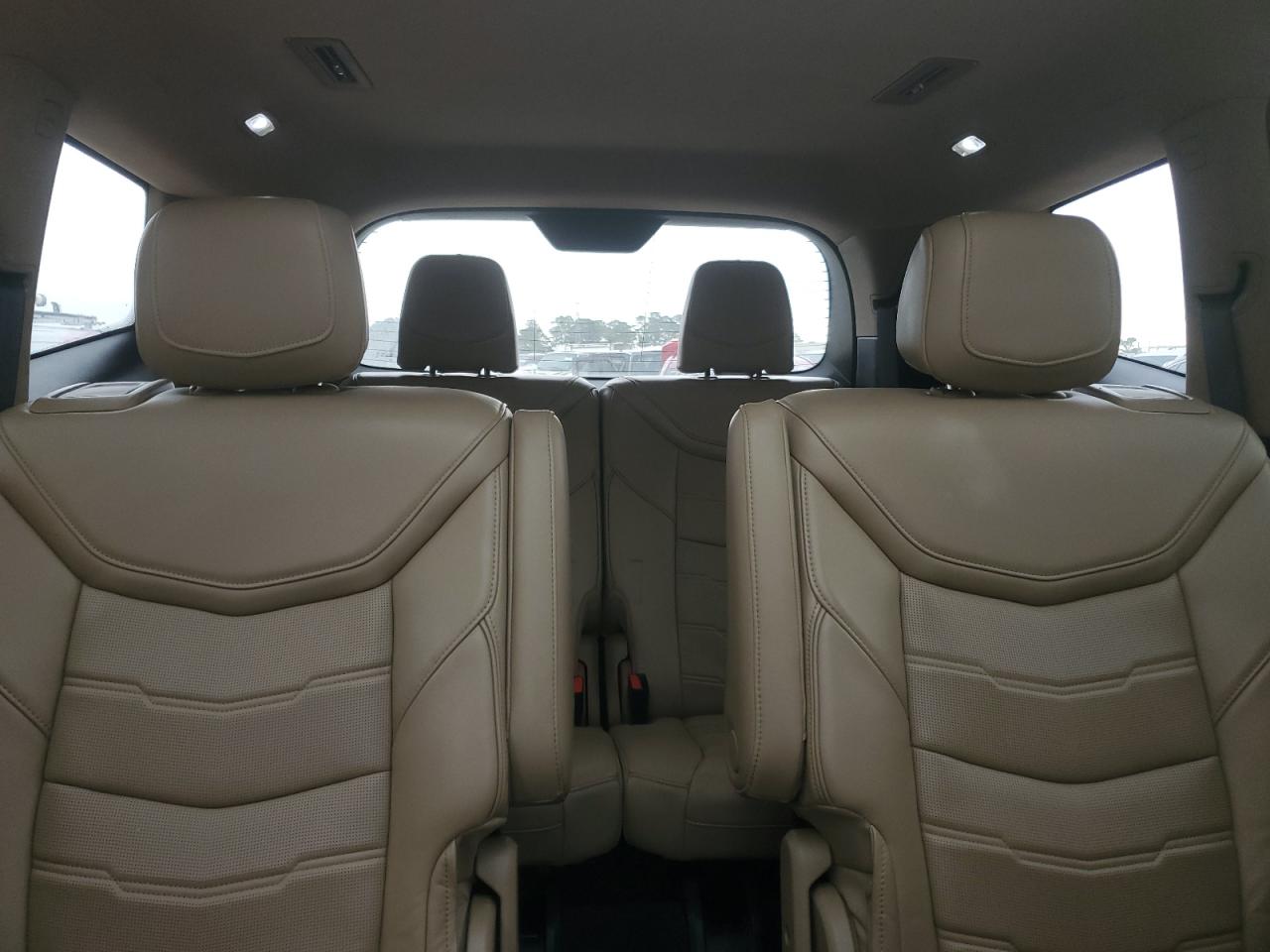 2022 Cadillac XT6 - Image 10