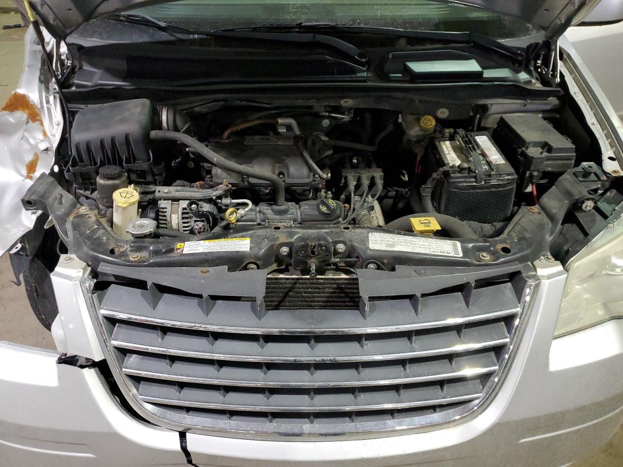 2009 Chrysler Town & Country - Image 12