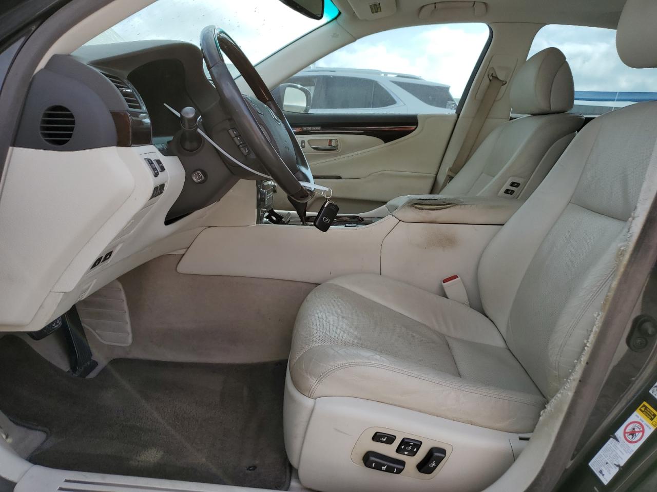 2009 Lexus LS - Image 7