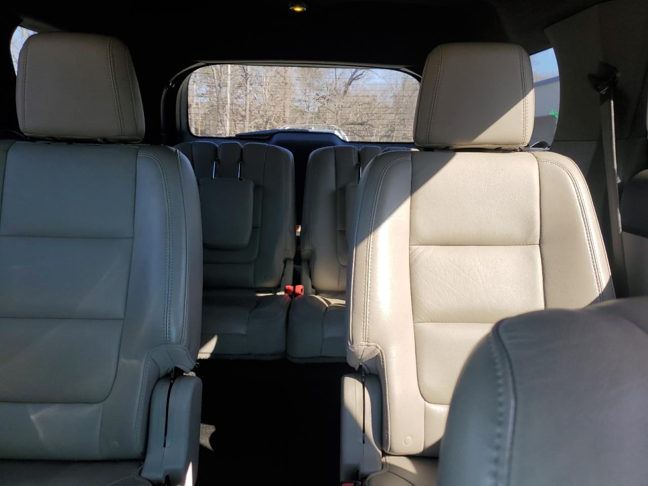 2015 Ford Explorer - Image 10
