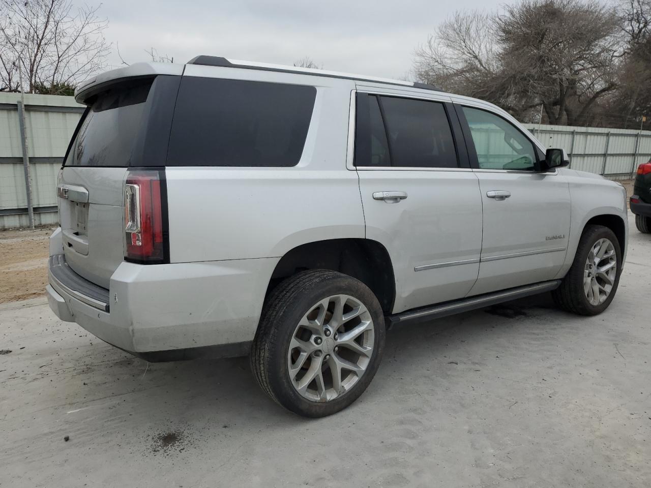 2020 GMC Yukon - Image 3