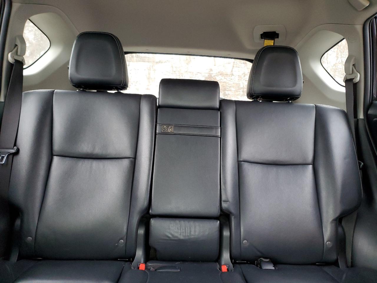 2018 Toyota RAV 4 - Image 10