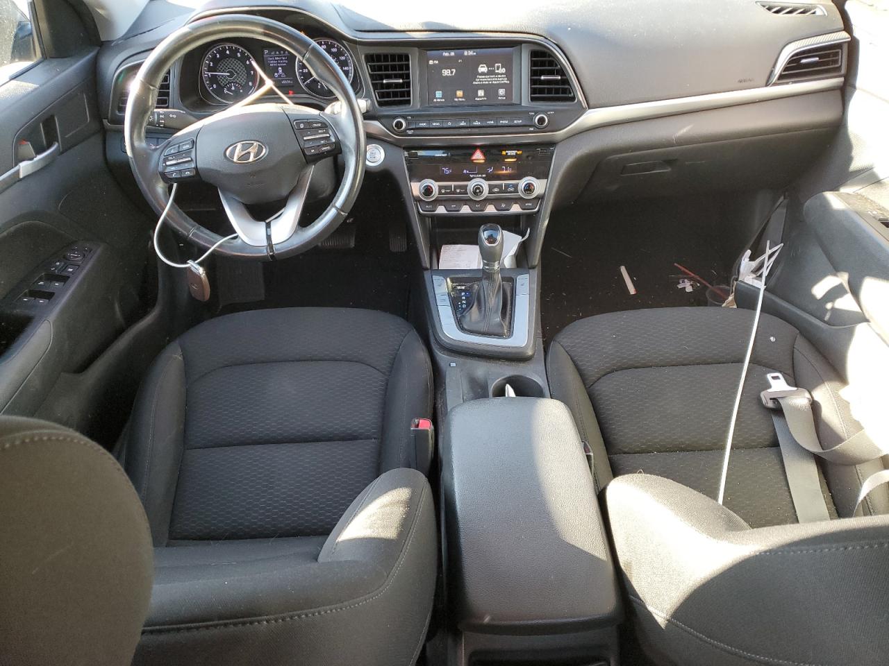 2020 Hyundai Elantra - Image 8