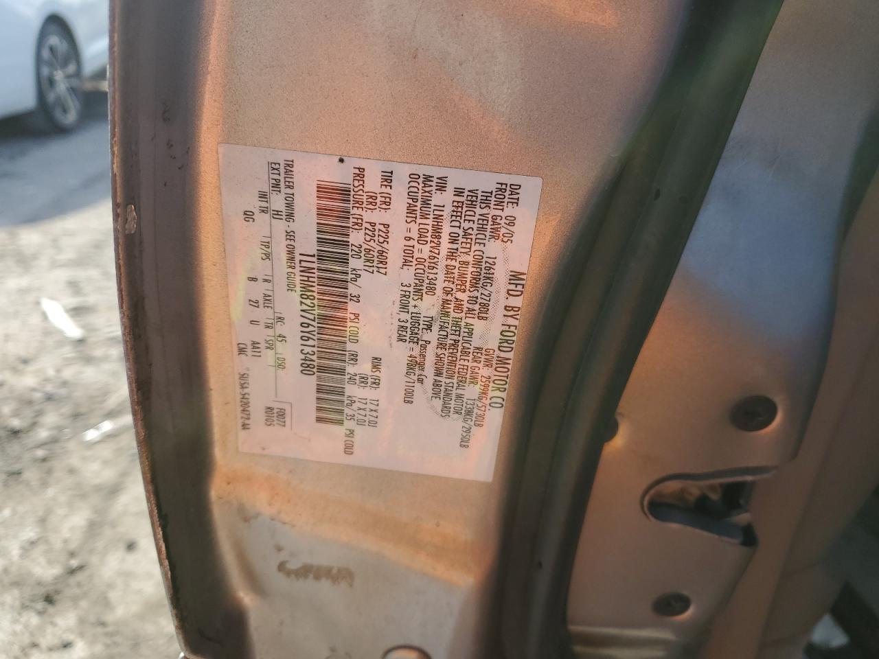 2006 Lincoln Town Car - Image 12