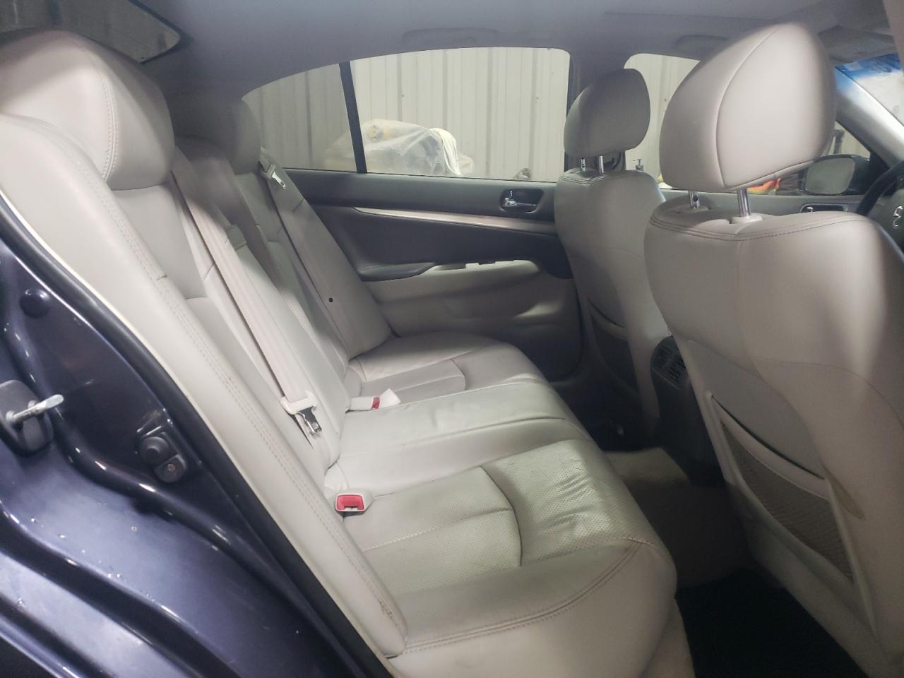 2011 Infiniti G - Image 10
