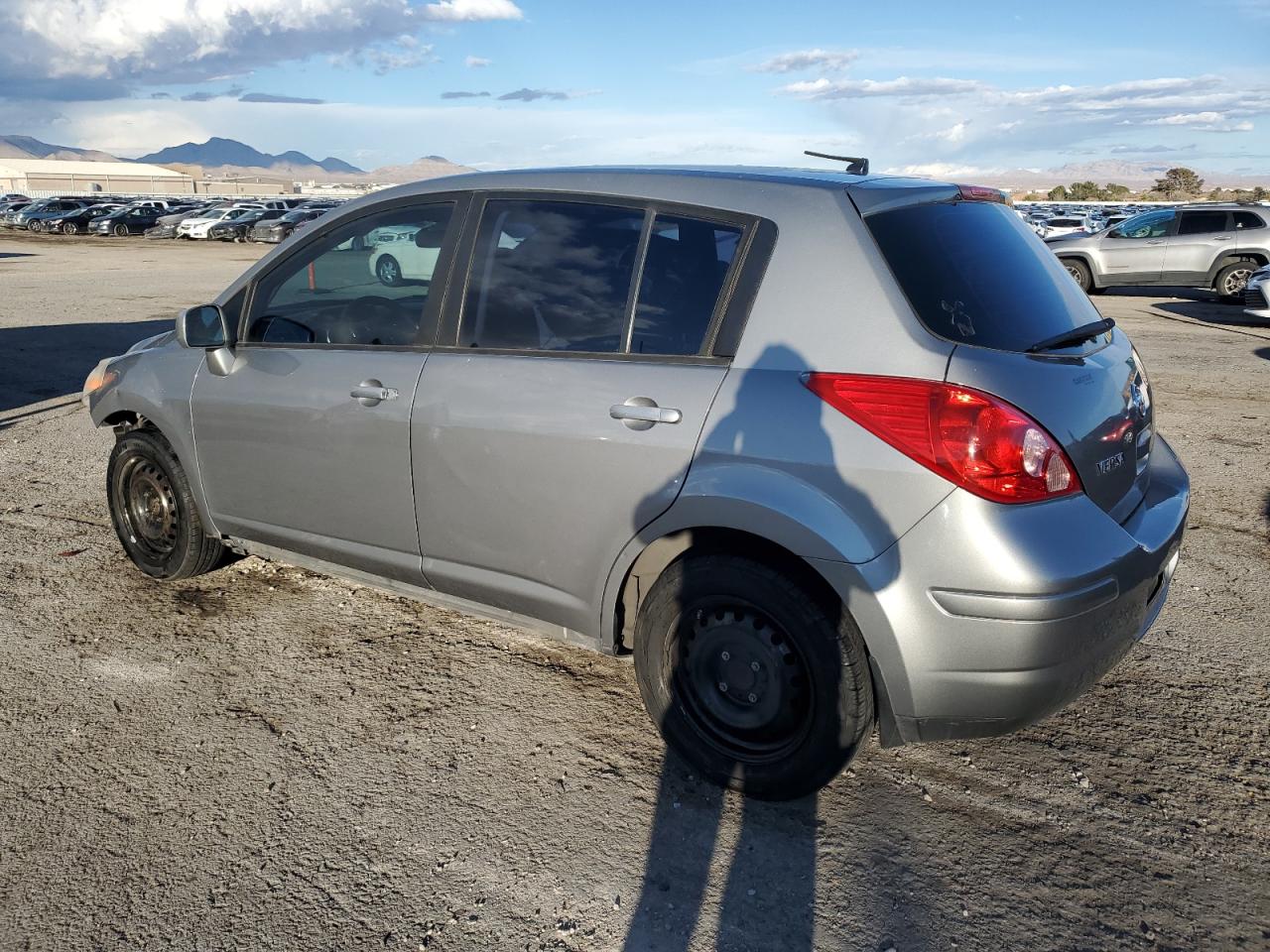 2012 Nissan Versa - Image 2