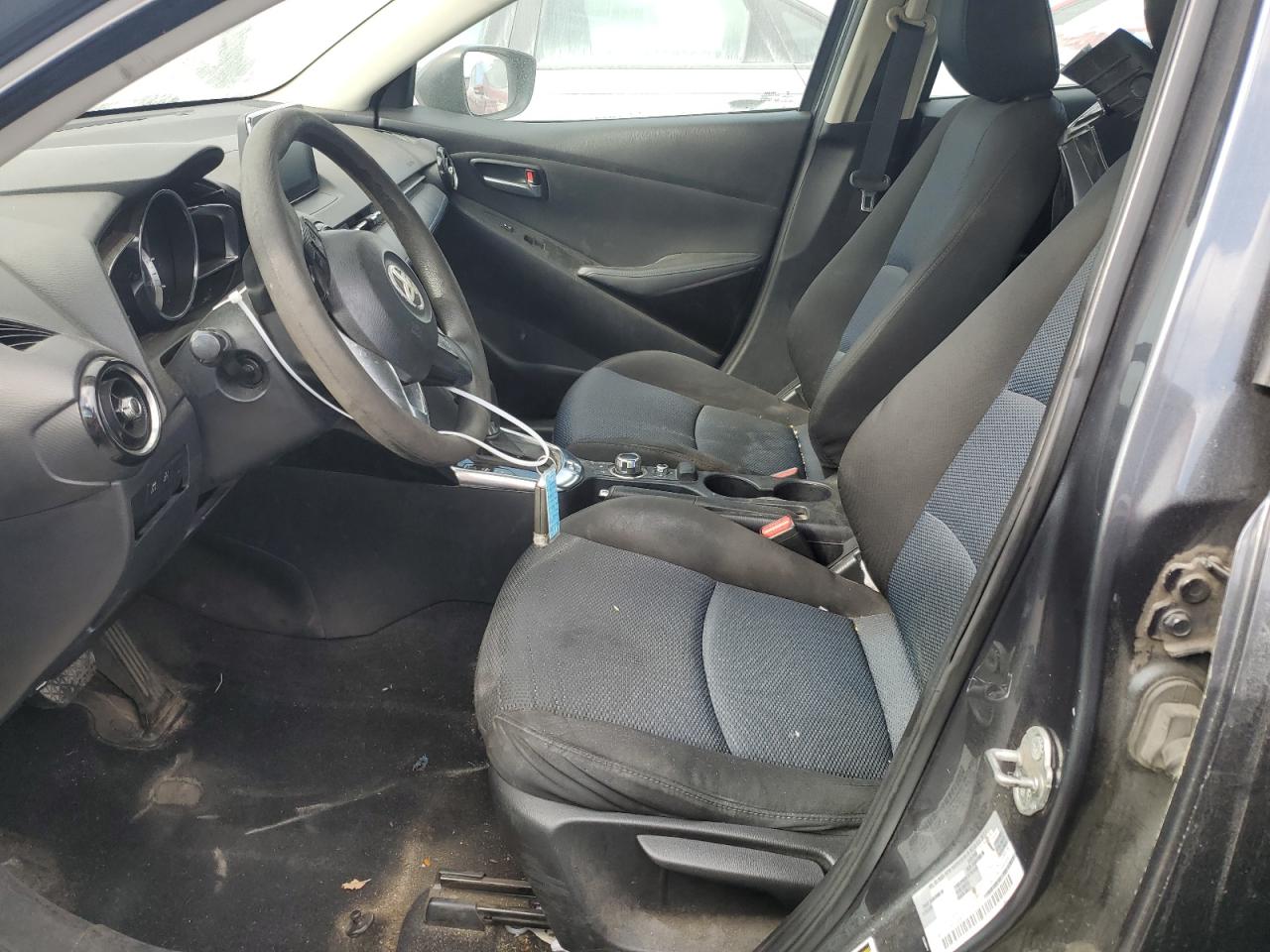 2017 Toyota Yaris - Image 7