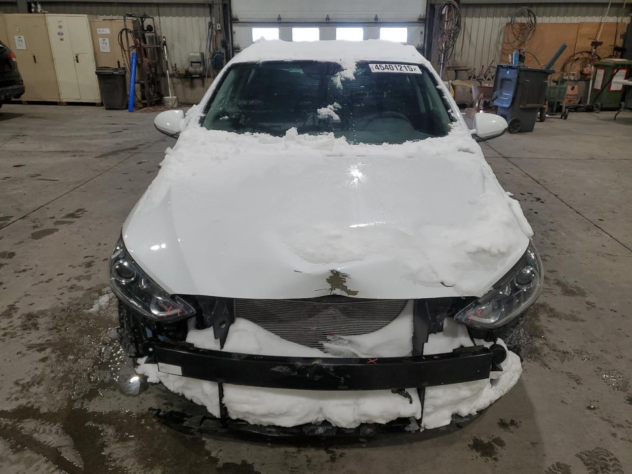 2017 Hyundai Elantra - Image 5