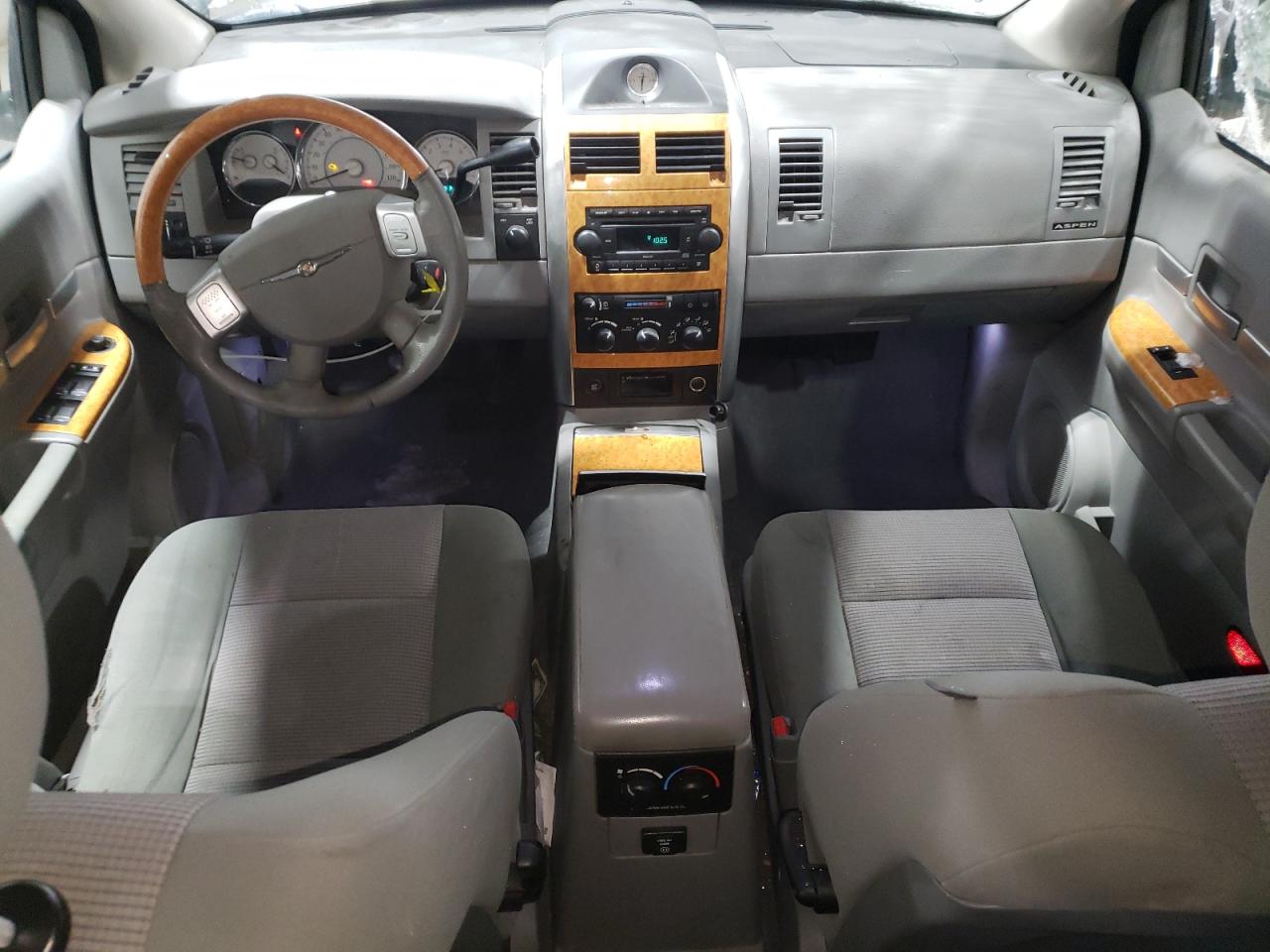2007 Chrysler Aspen - Image 8
