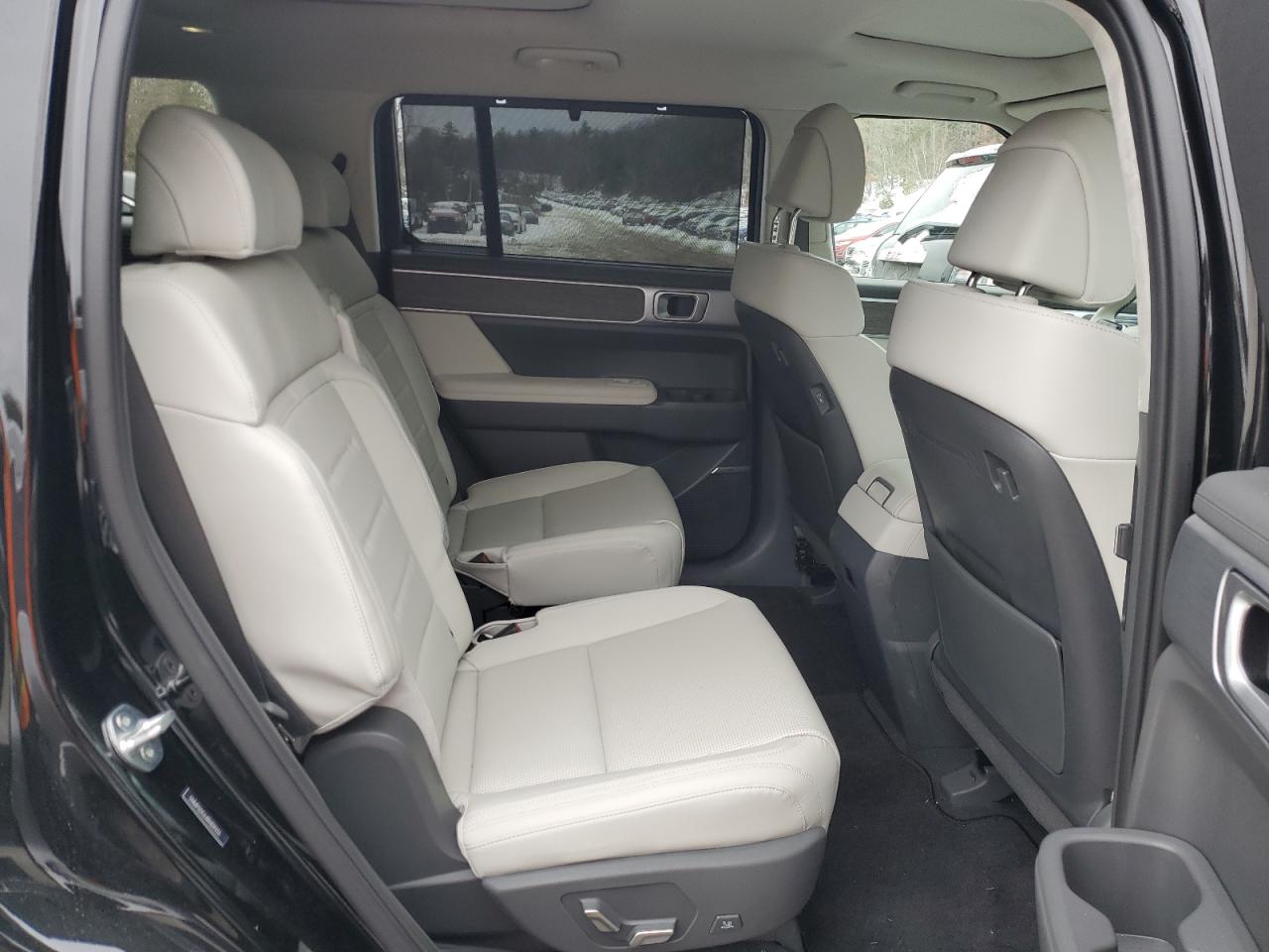 2024 Hyundai Santa Fe - Image 11