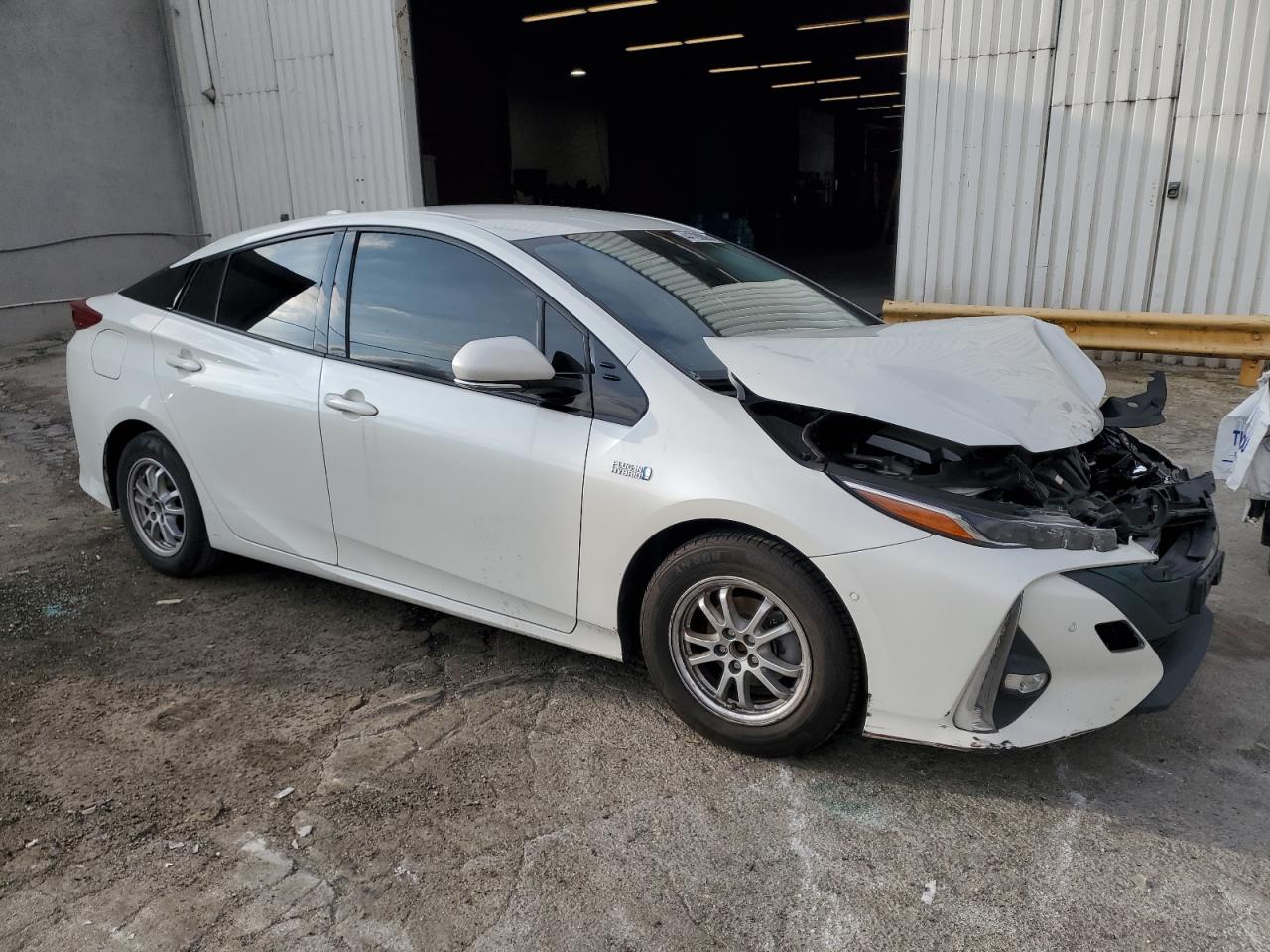 2017 Toyota Prius - Image 4