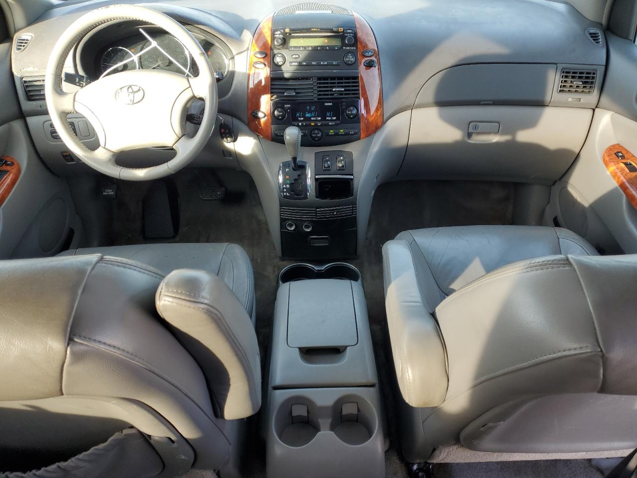 2007 Toyota Sienna - Image 8