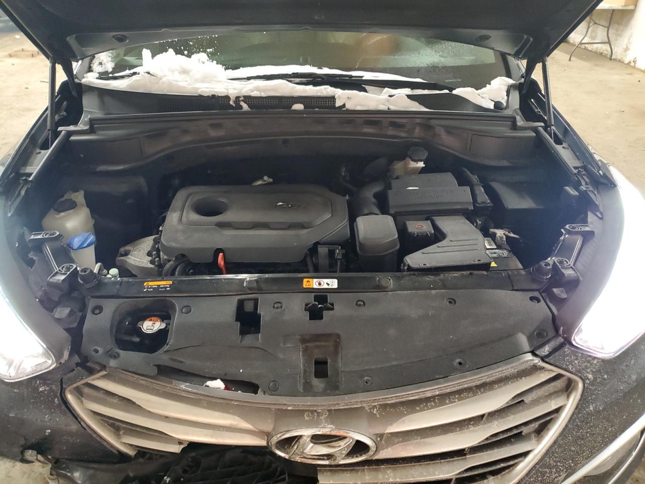 2017 Hyundai Santa Fe - Image 12