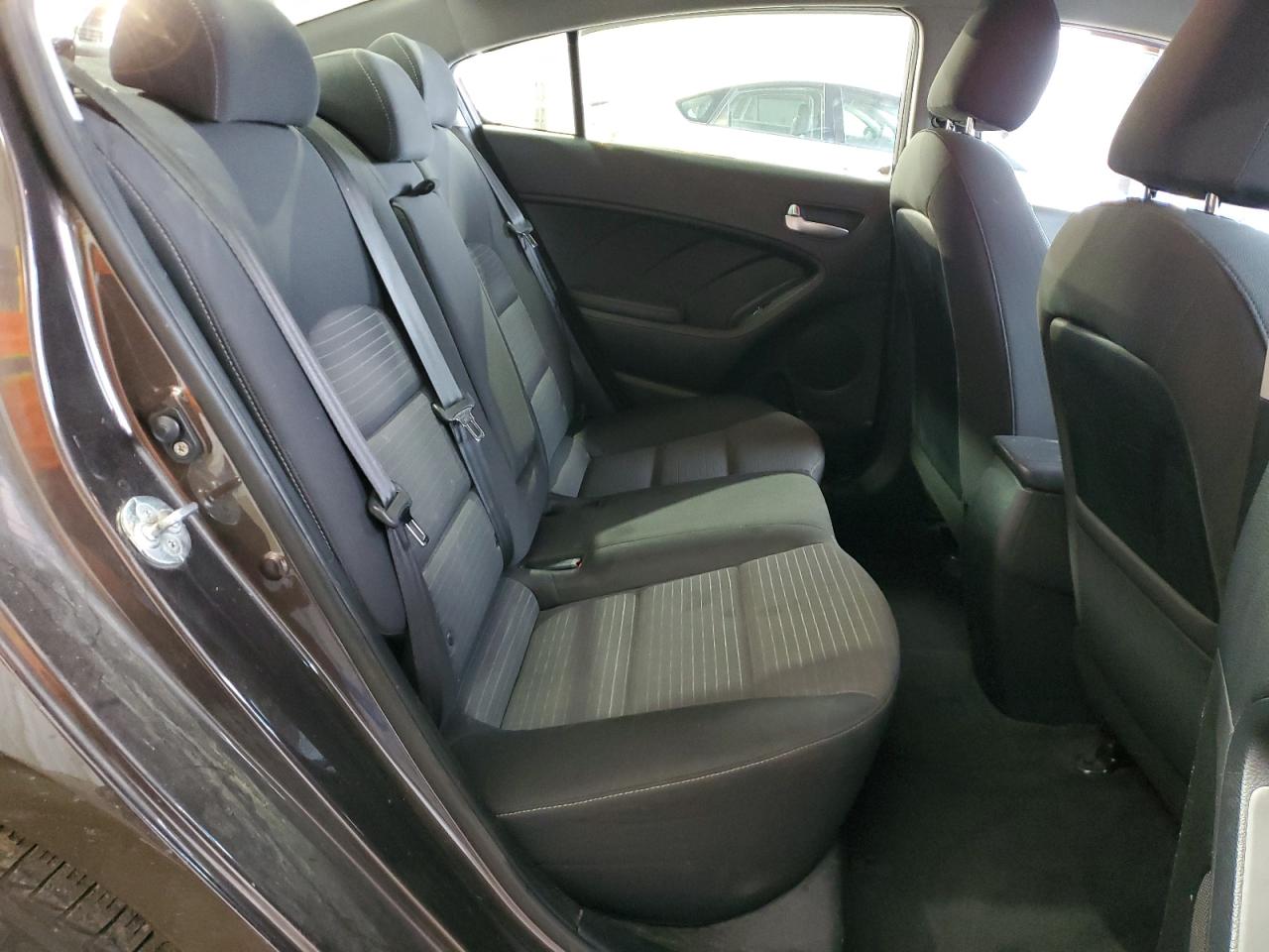 2018 Kia Forte - Image 10
